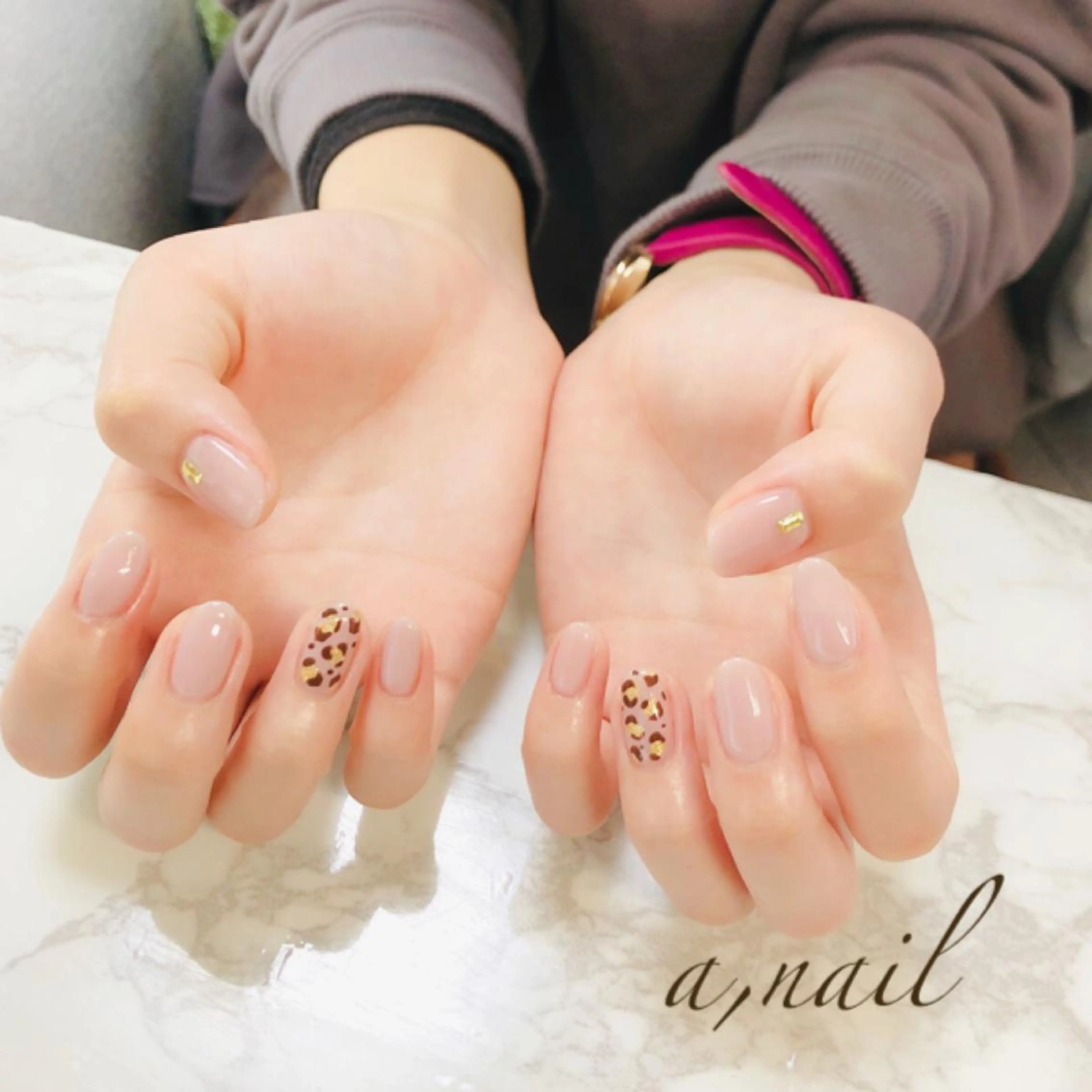 ネイル フットネイル ラメ(グリッター) ニュアンスネイル オフィスネイル ワンカラーネイル ハンドネイル ネイルサロン エーネイルのネイルデザイン