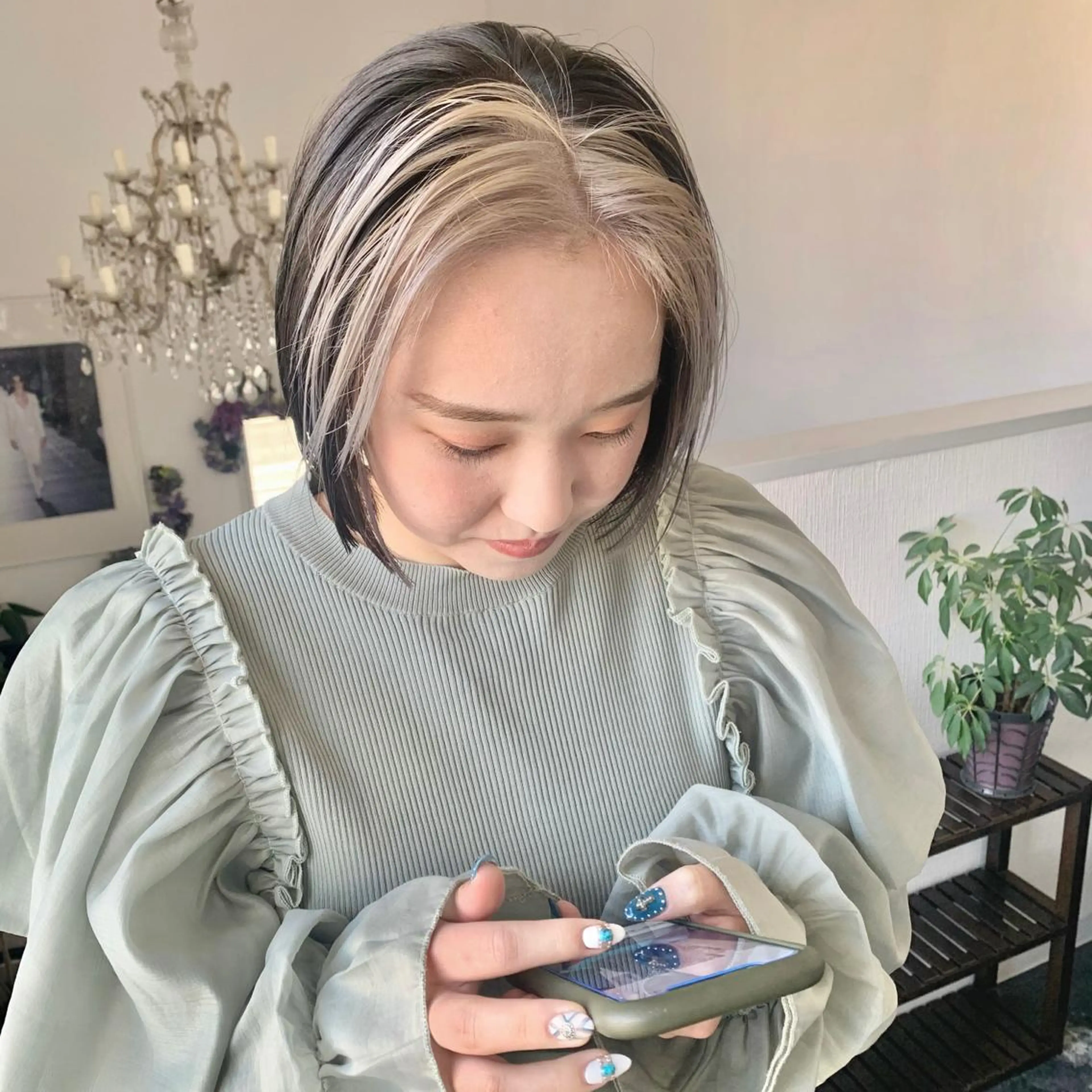 ショート カラー ミストバング  フェイスフレーミング ヘアカラー 袴田 伊代のヘアスタイル