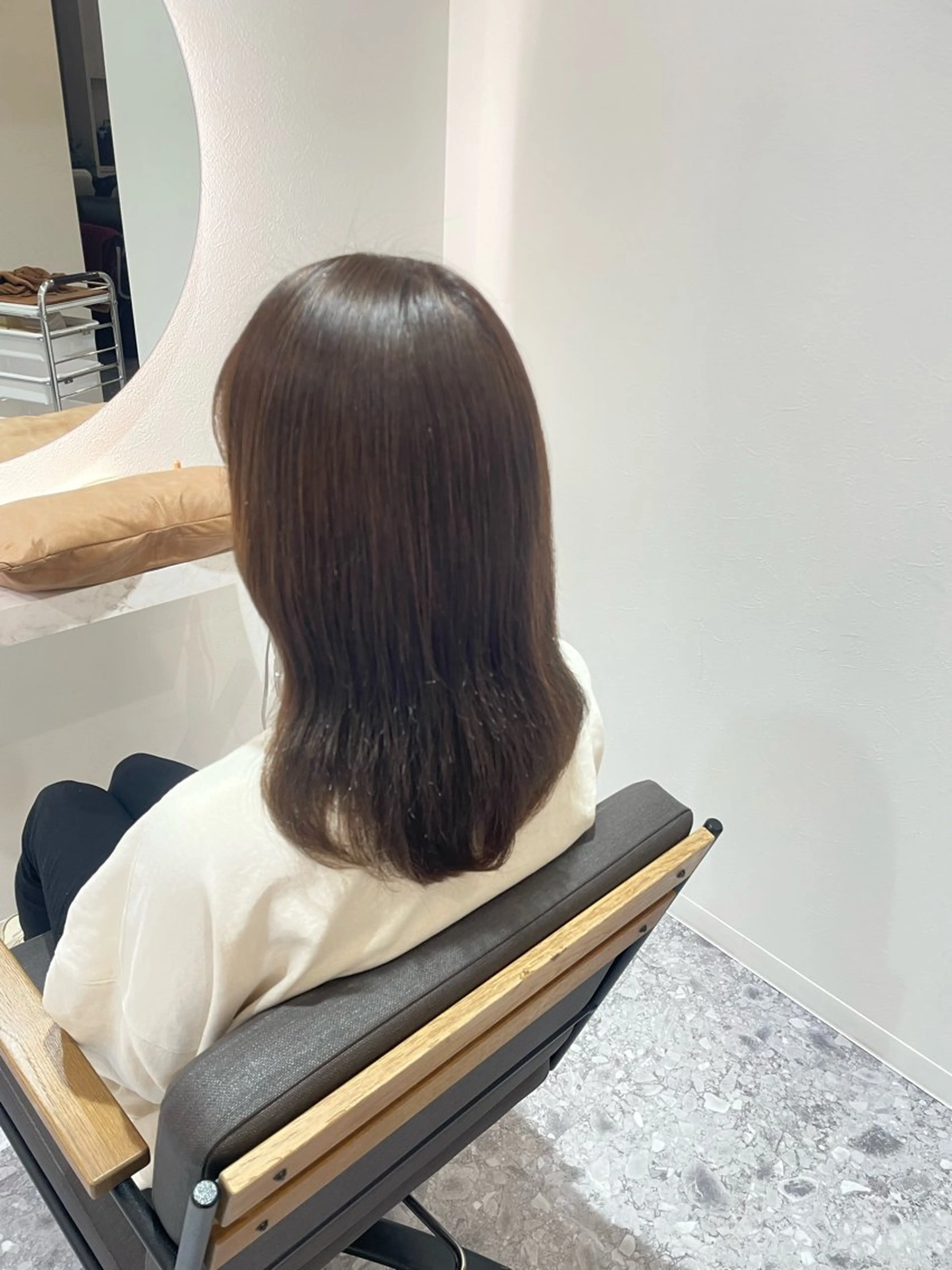 セミロング カラー オカベ カレン💜のヘアスタイル