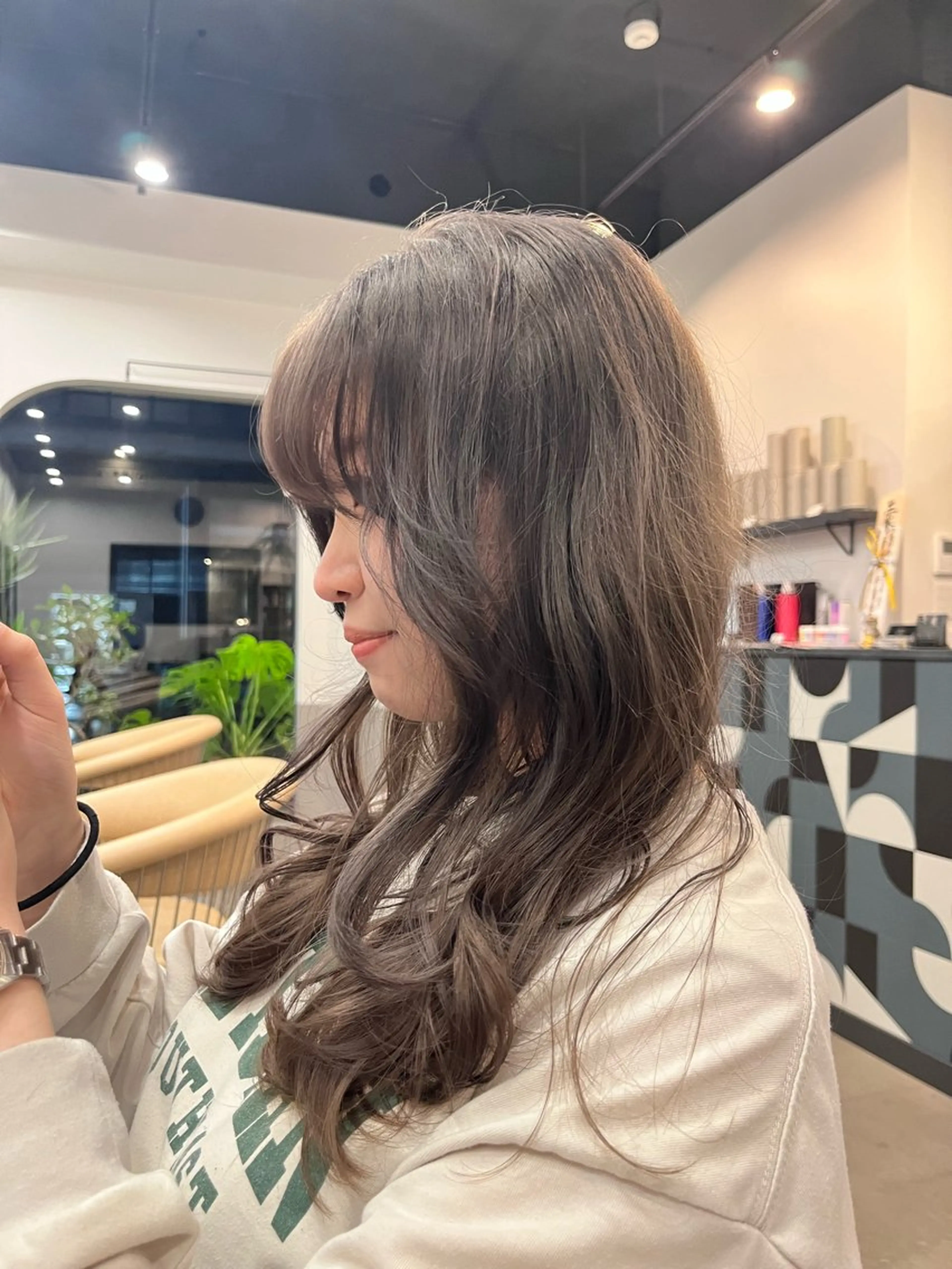 ロング カラー ブリーチ 透明感カラー グレージュ ヘアカラー dogstar小林諒 パーマ/レイヤーのヘアスタイル