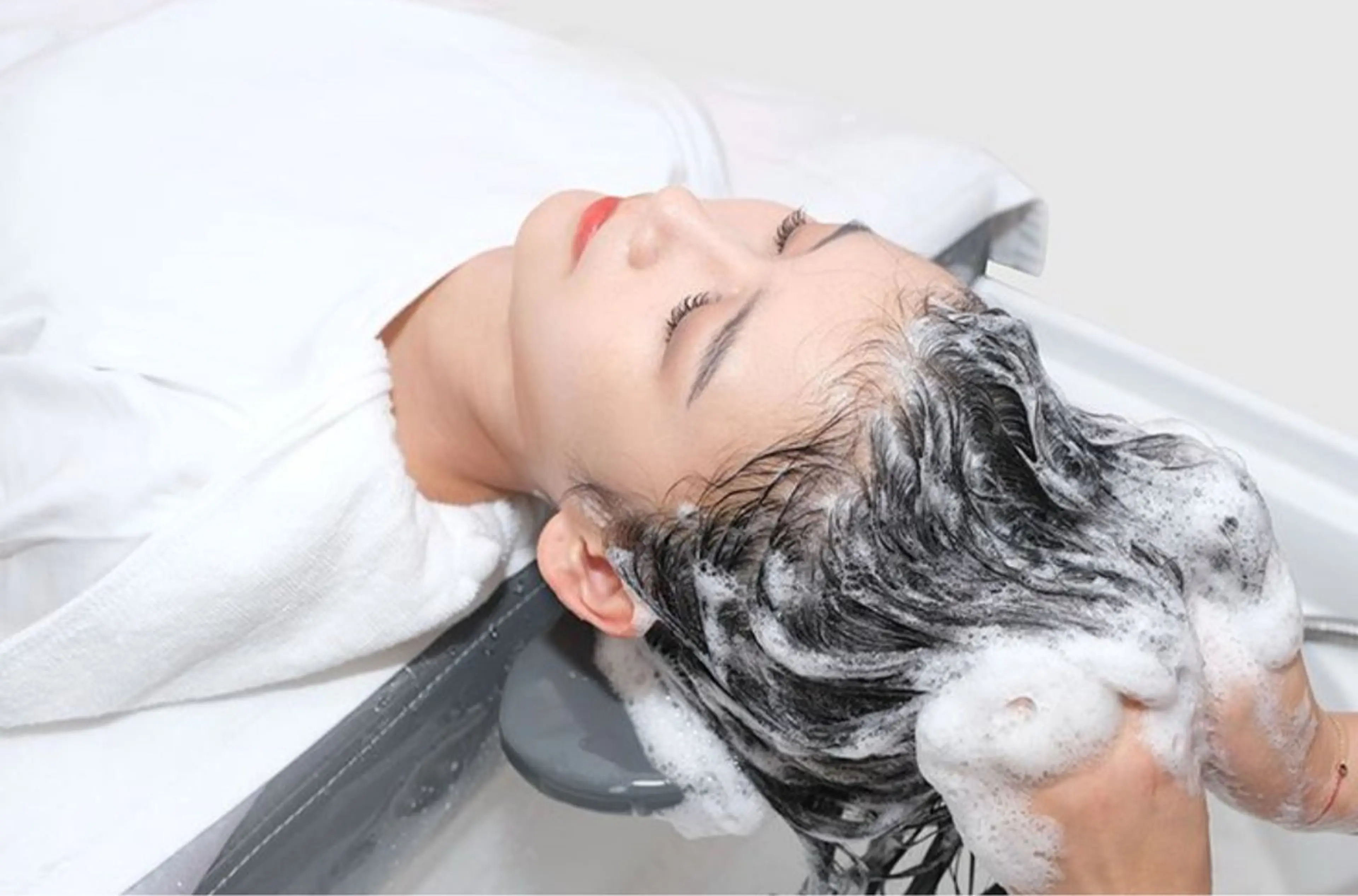 艶髪縮毛矯正 🫧🦋/YUINAのヘアスタイル