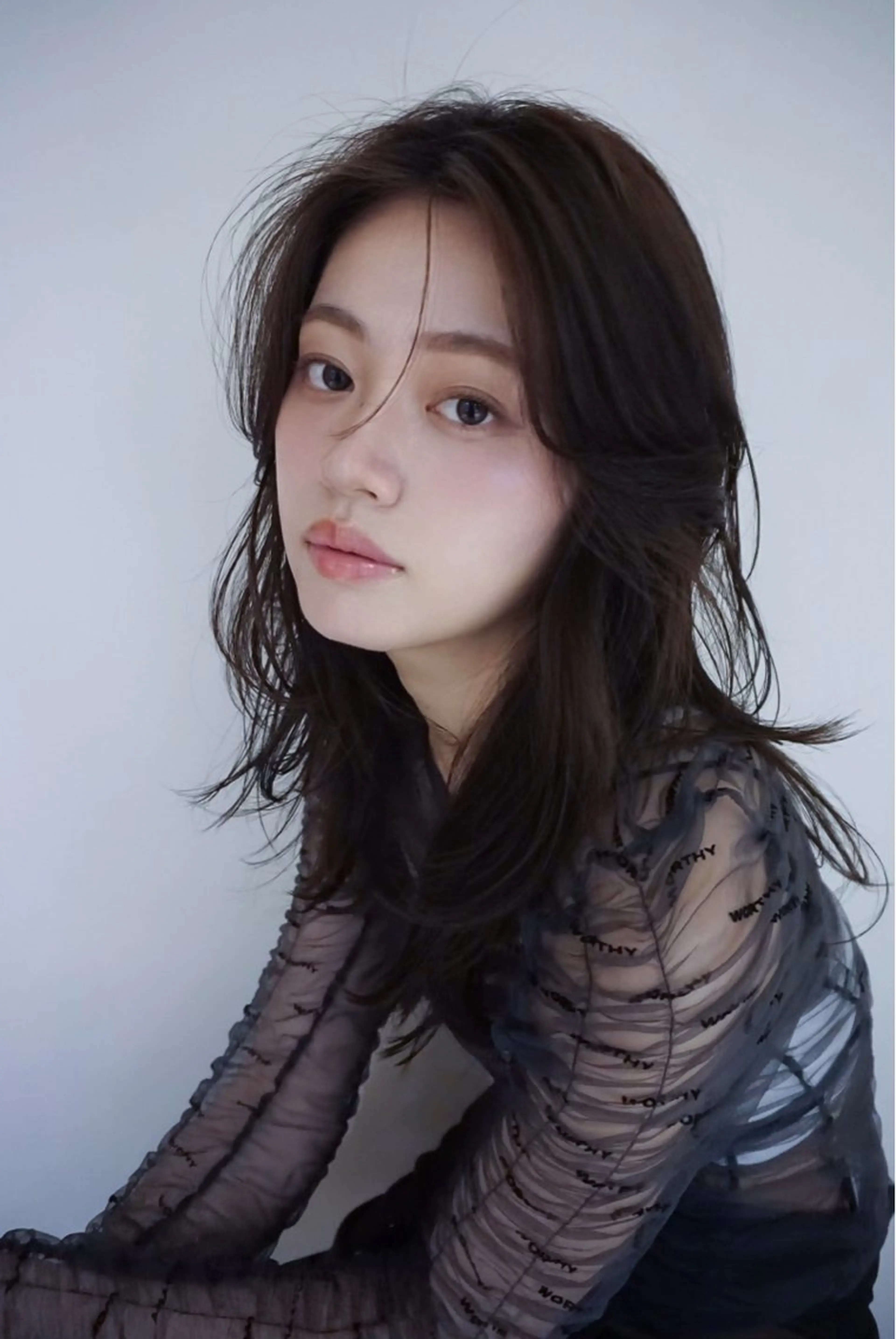 ミディアム ミディアムレイヤー レイヤーカット 吉田 愛美のヘアスタイル