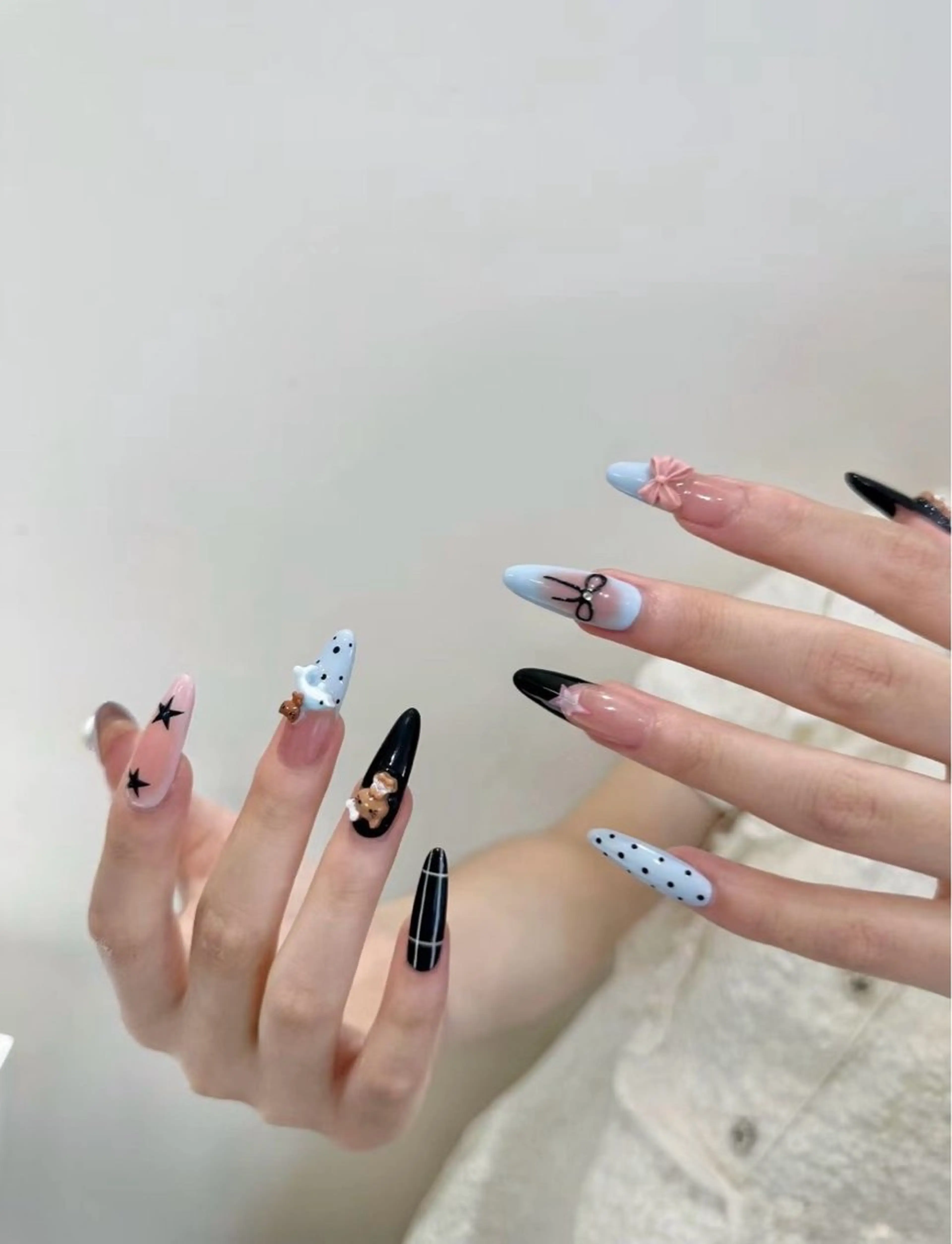 ネイル 長さ出し フレンチネイル グラデーション 卒業式 マグネットネイル ハンドネイル MIHANA NAILのネイルデザイン