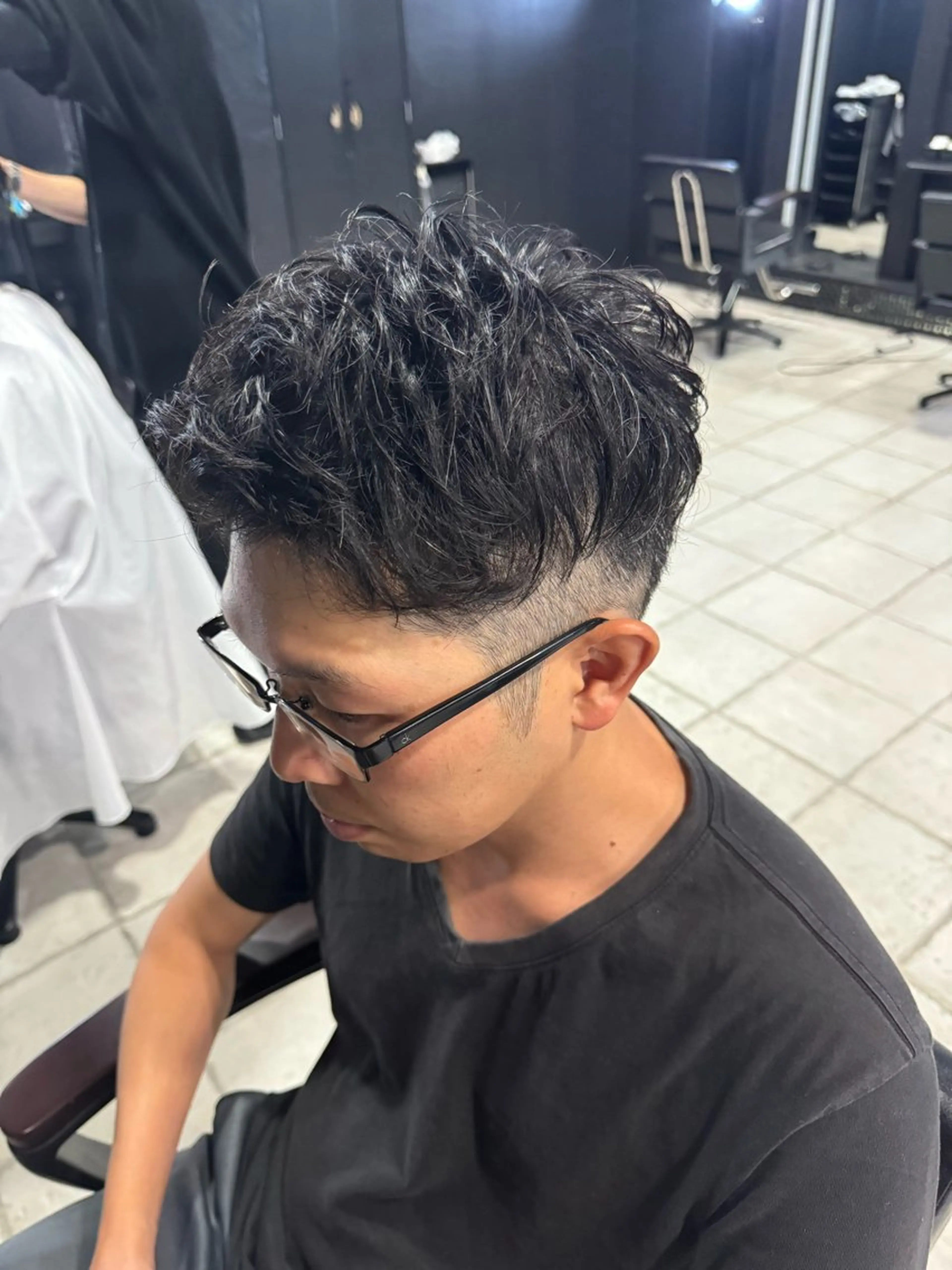 ショート ヘアアレンジ メンズ アップバング ショートヘア メンズ専門 美容師✨ アメ村 堀江颯瑛のヘアスタイル