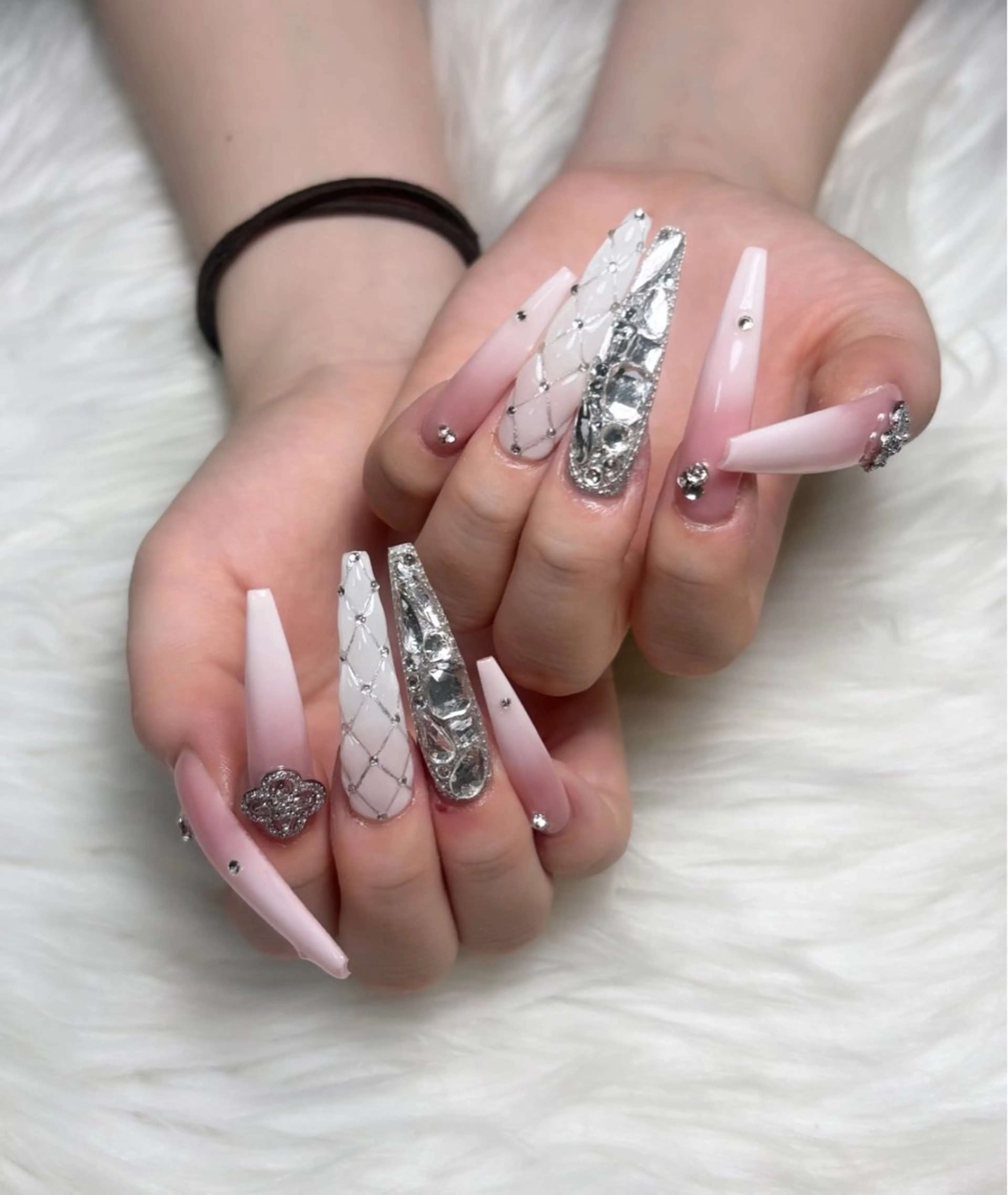 ネイル ロングネイル ネイルチップ ハンドネイル Doris Nail Salonのネイルデザイン