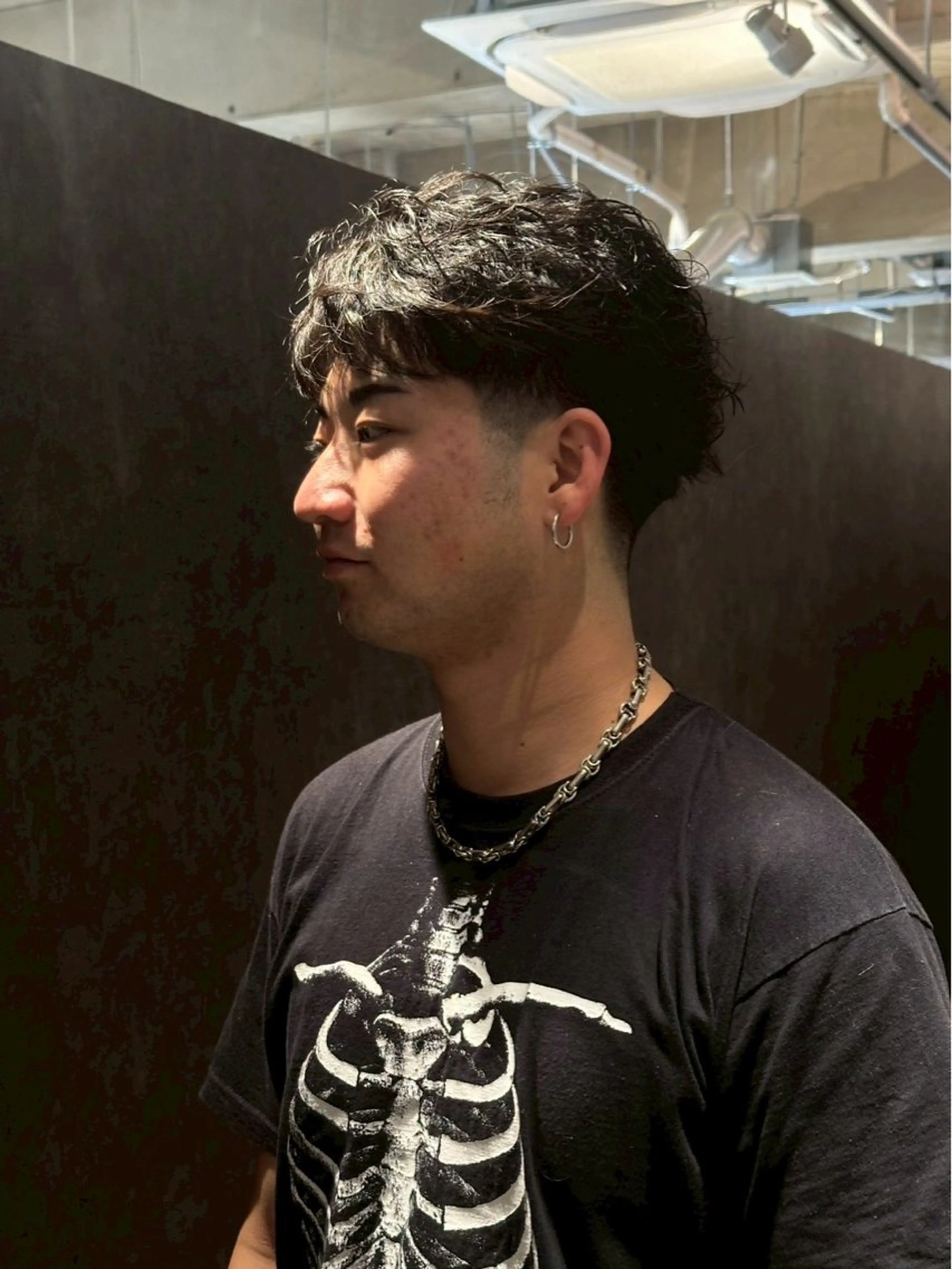 ショート パーマ メンズ メンズブリーチ センターパート フェードカット フェザーパーマ メンズハイライト カット パーマ トリートメント 金山駅前/メンズ パーマ/真柄 恒輝のヘアスタイル