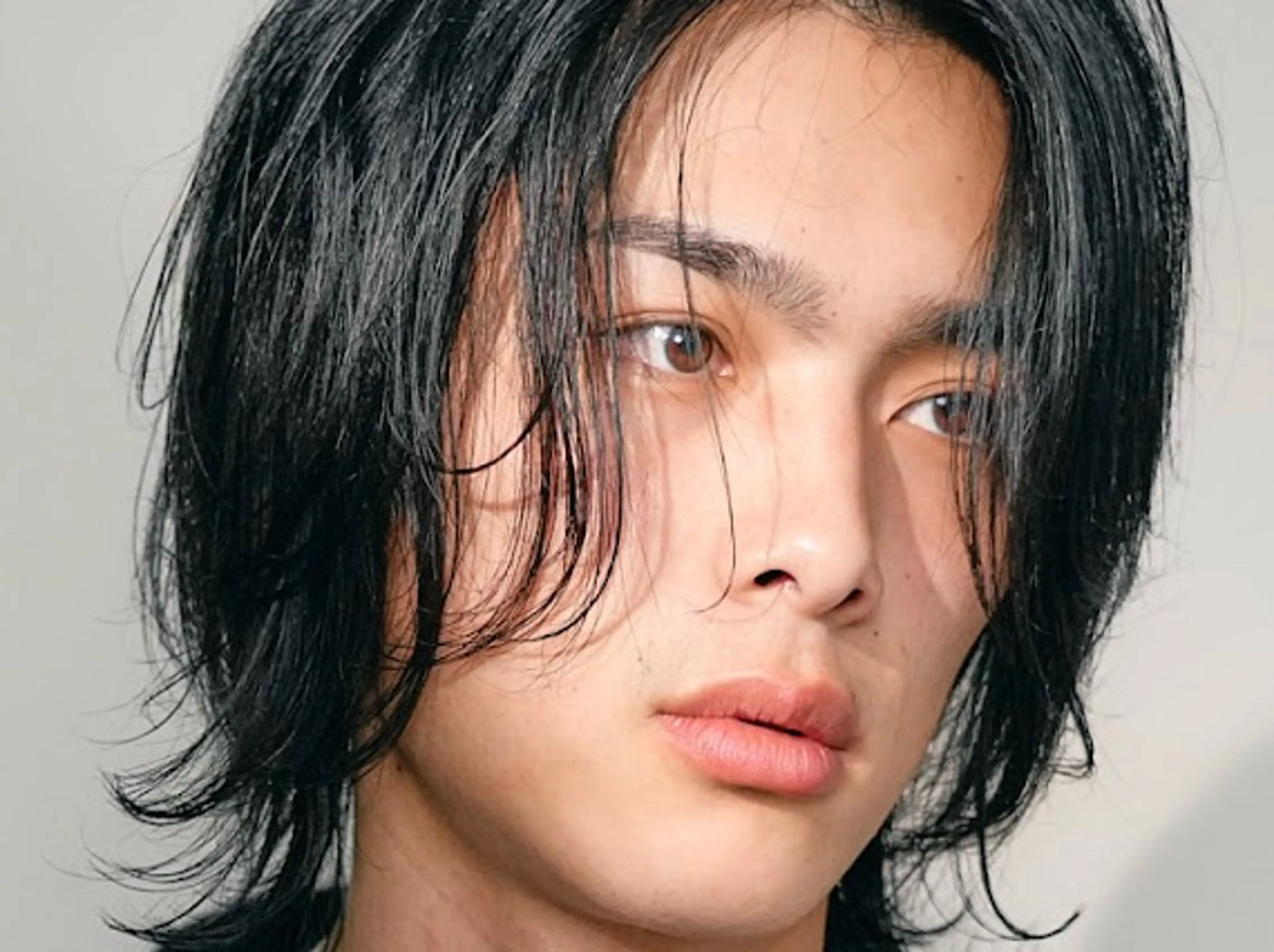 ミディアム パーマ メンズ レディース／メンズ パーマ特化／内山遥斗のヘアスタイル