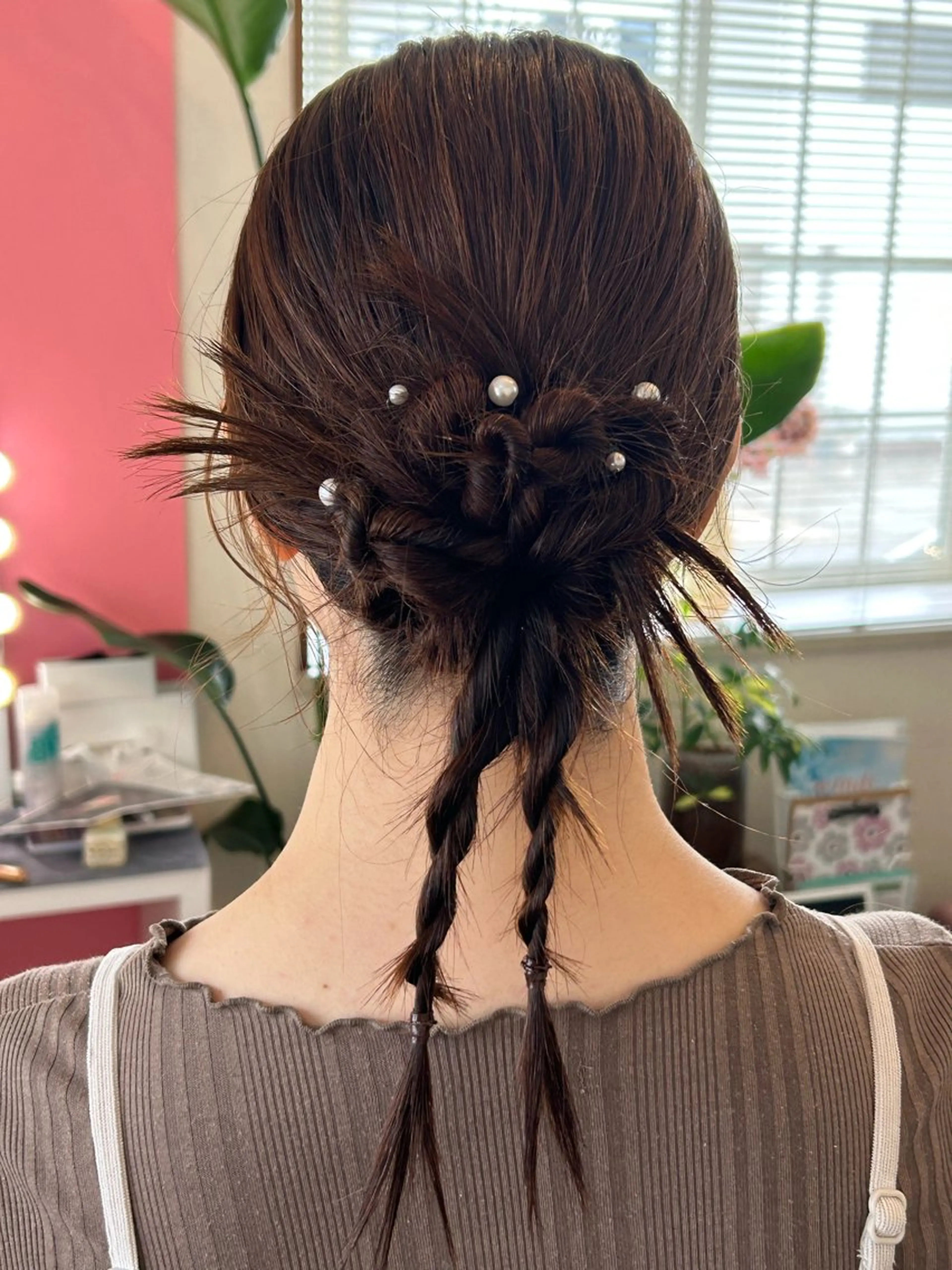 セミロング お団子ヘア レペリオビューティーサロン所属・北本 美幸のヘアスタイル