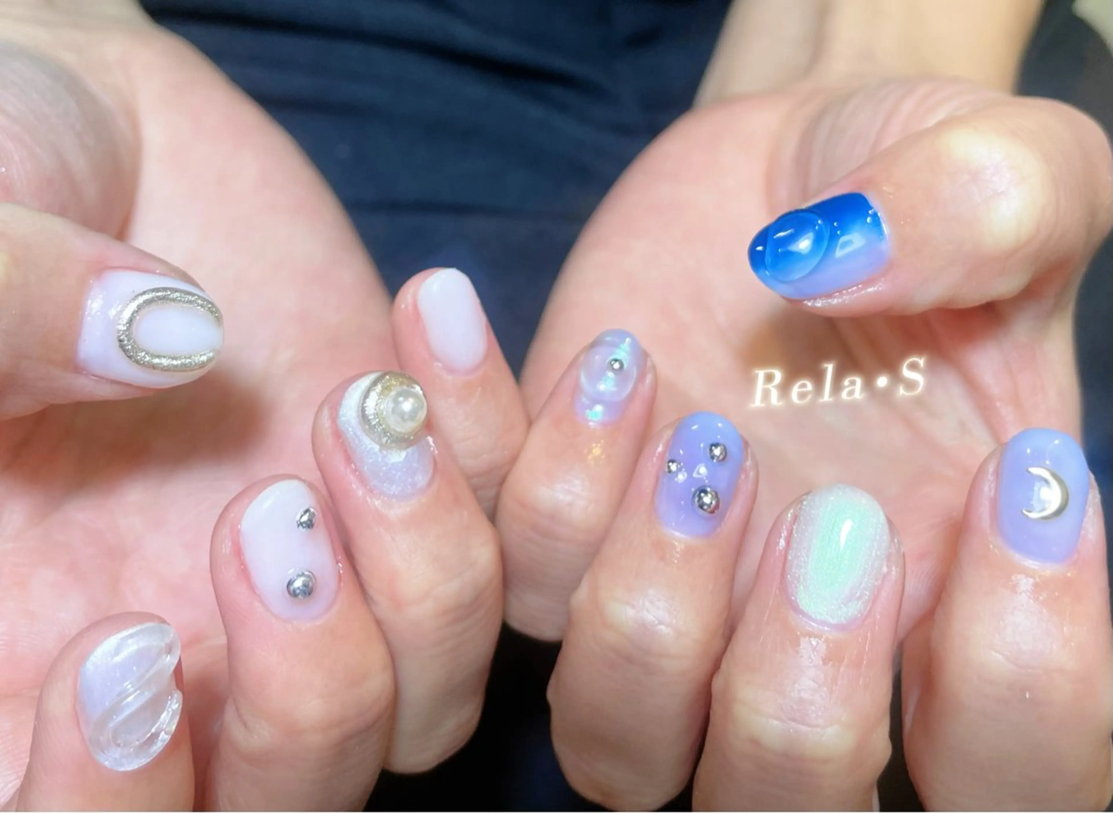 ネイル オーロラネイル 長さ出し フレンチネイル ジェルネイル ガラスフレンチ ハンドネイル Rela・S NAILのネイルデザイン