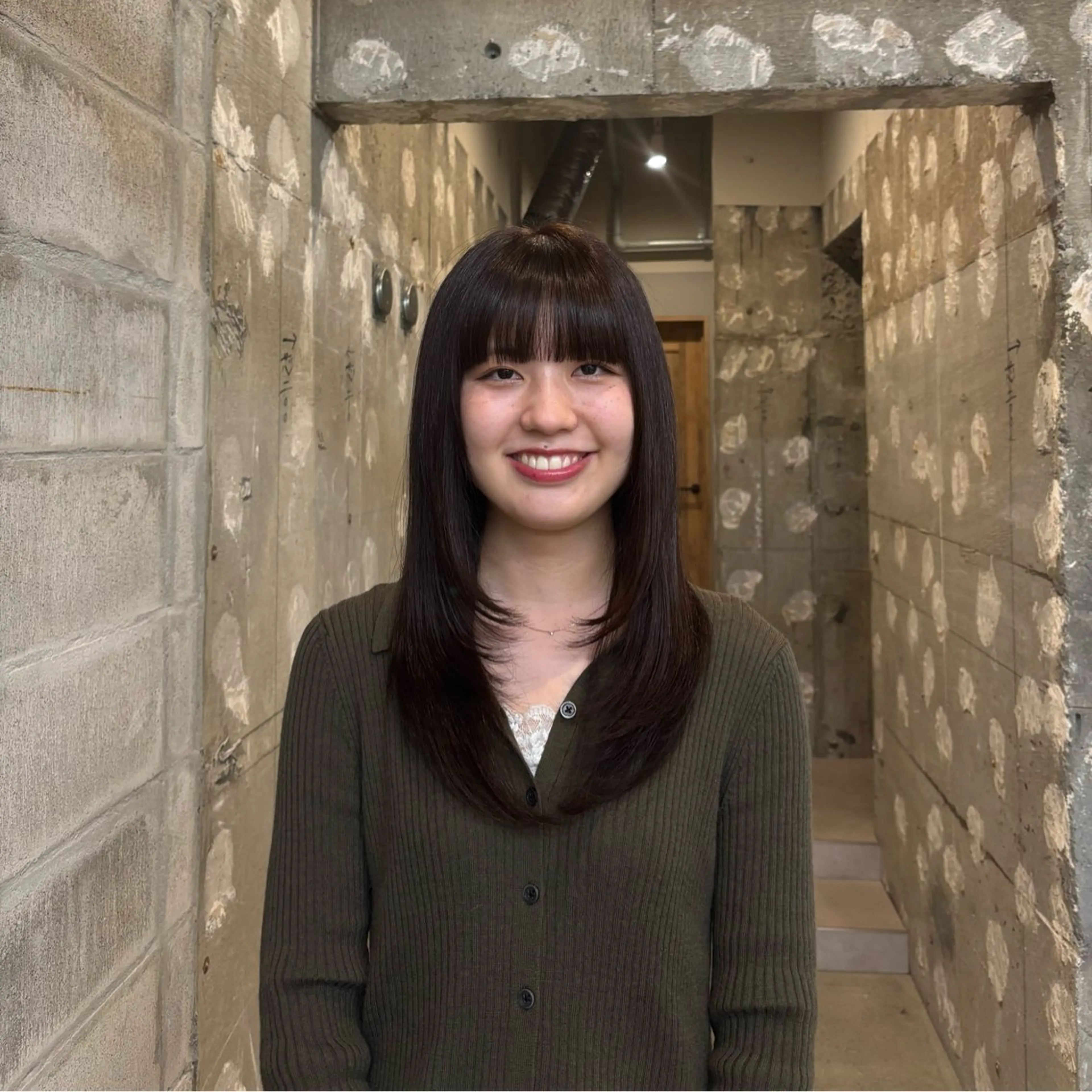 ロング レイヤーカット サアヤ/ SYS by fitのヘアスタイル