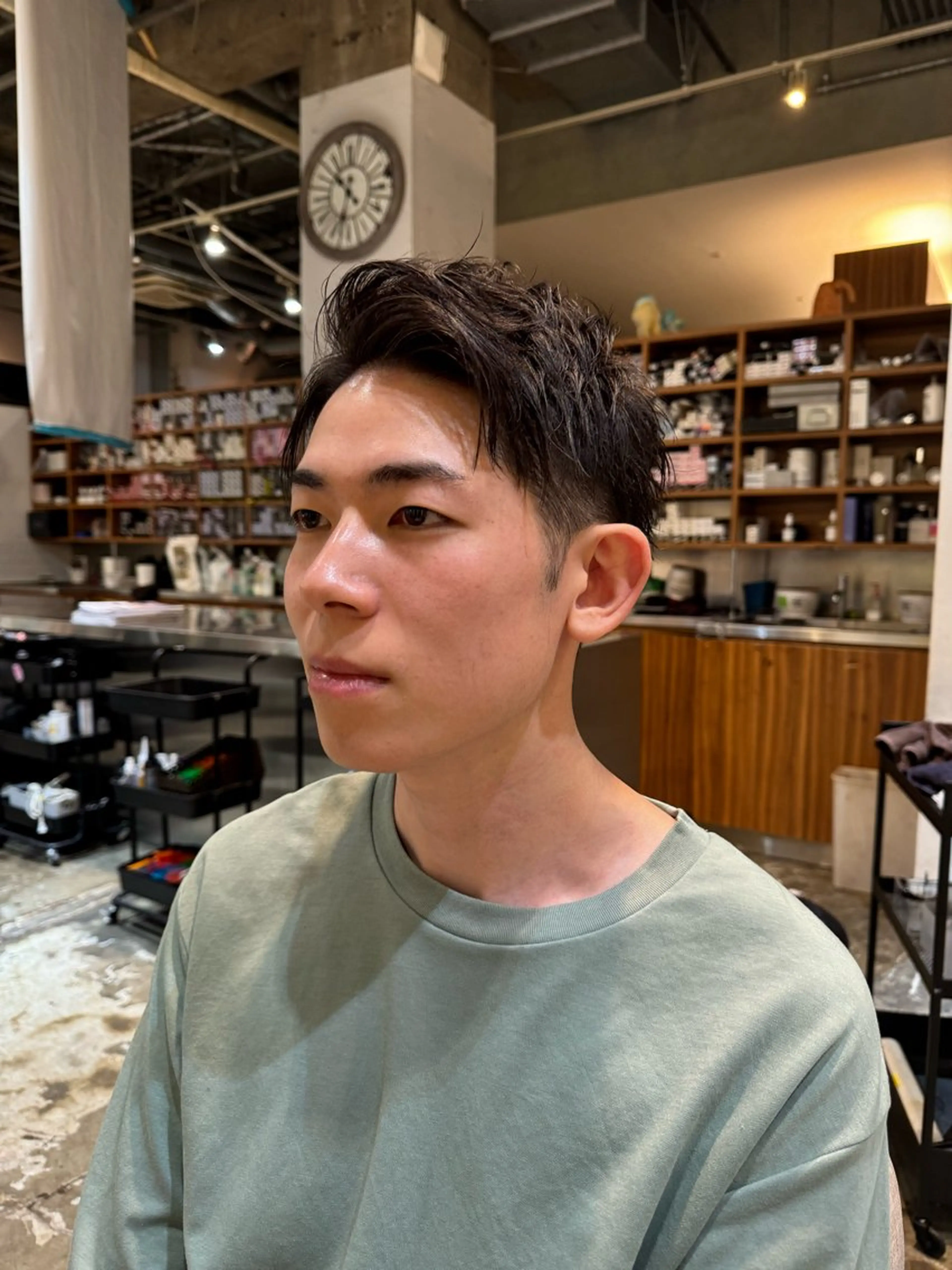 メンズ ブリーチカラー/ブロ ンドレイヤーカットのヘアスタイル