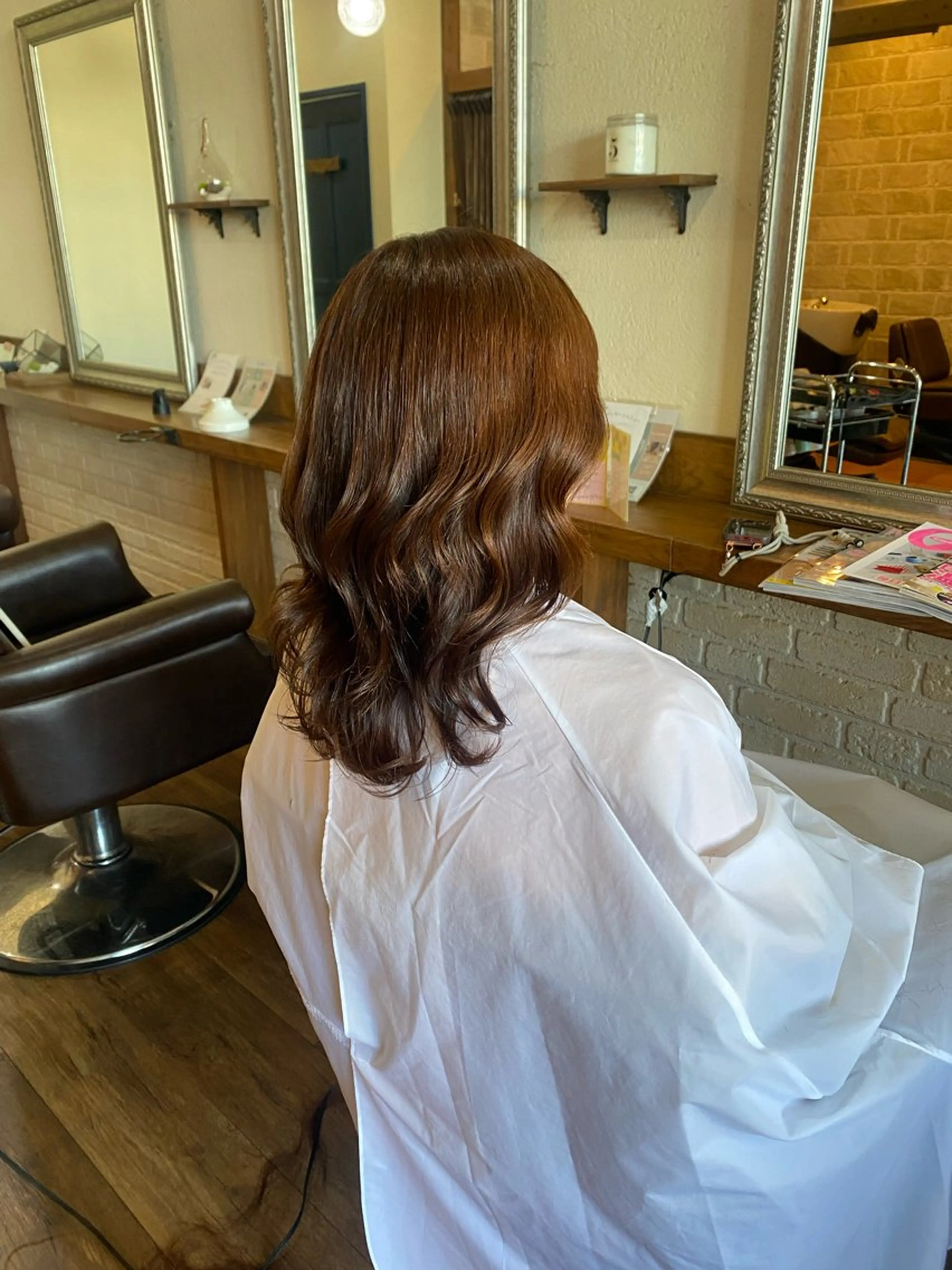 ミディアム 肥田 夕蘭のヘアスタイル