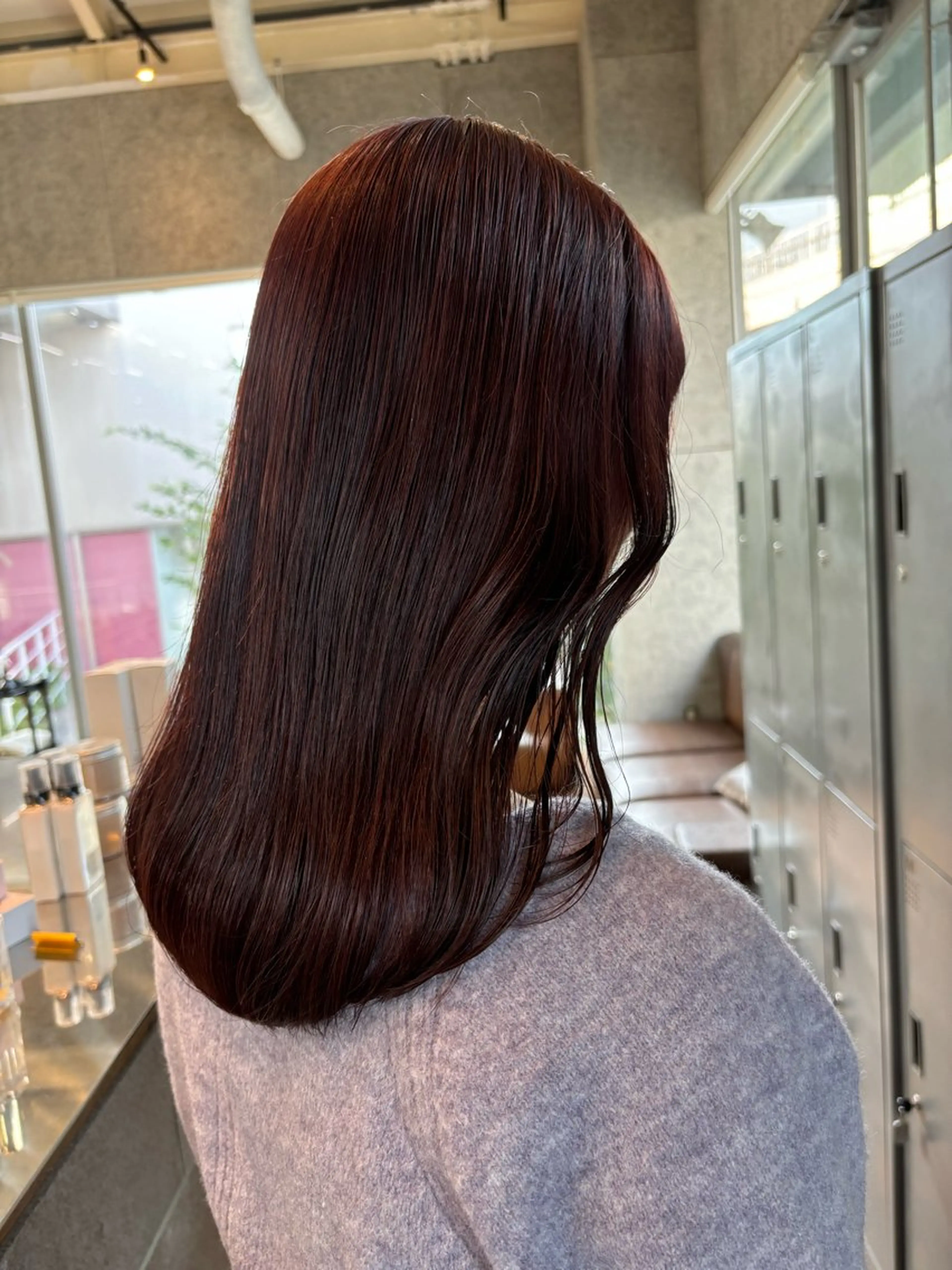 ミディアム カラー パーマ ヘアアレンジ ブリーチ カシス ダブルカラー ブリーチなしカラー 押切 響　のヘアスタイル