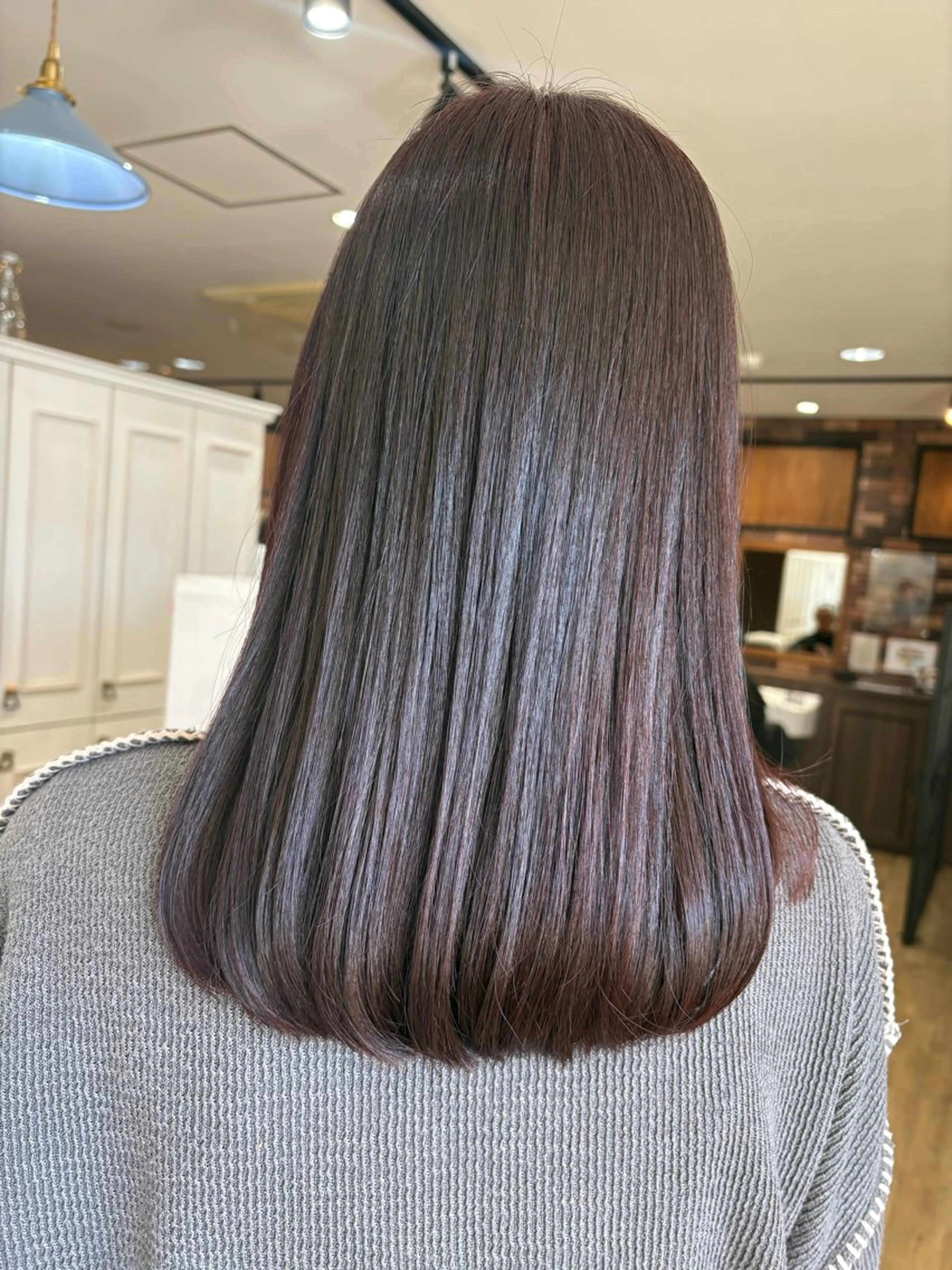 セミロング カラー remix 詩音のヘアスタイル