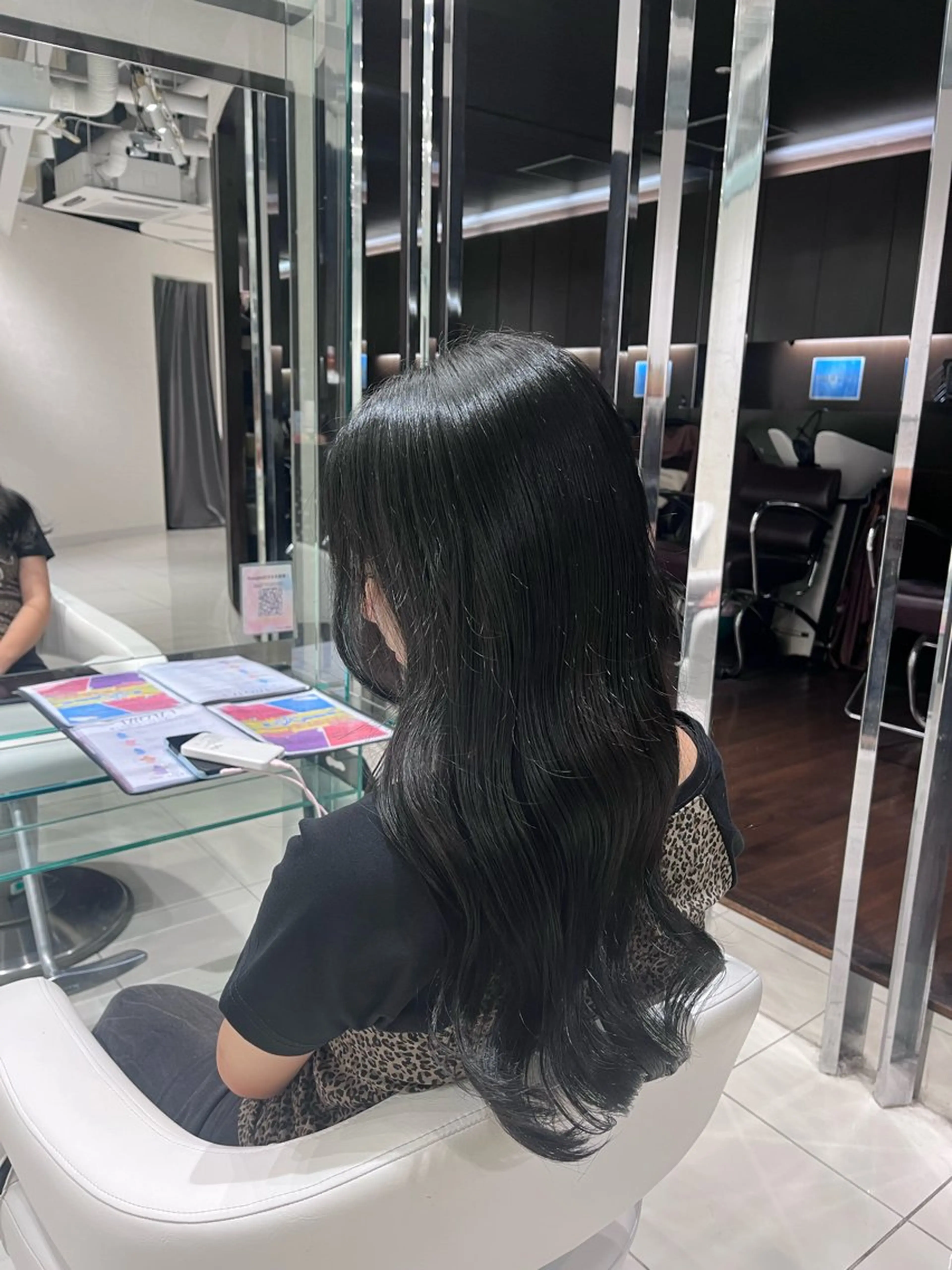 ロング カラー 黒髪 ブルーカラー ブルーブラック ★4/14ご案内 可能です★柳生陽香のヘアスタイル