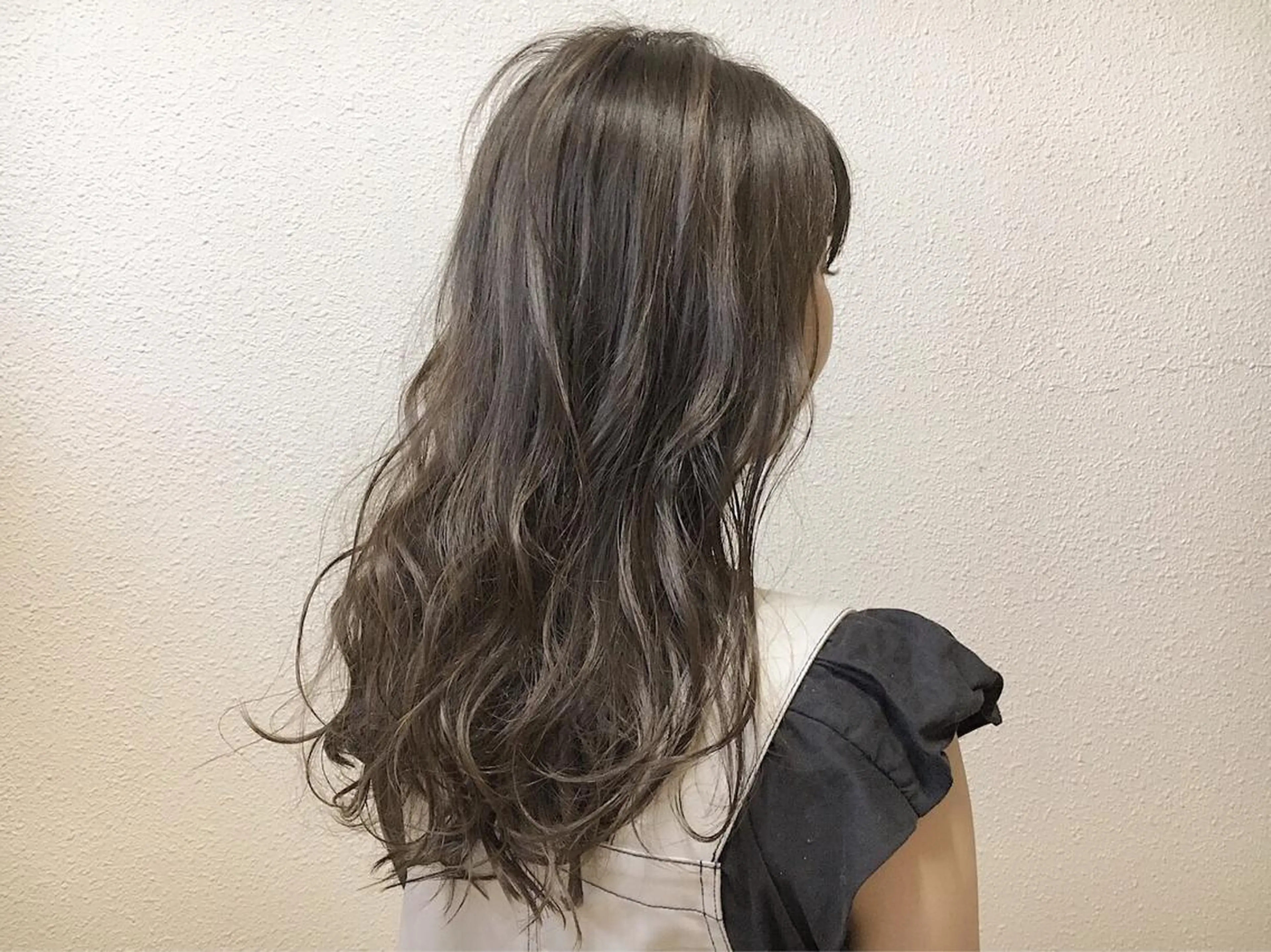 ロング カラー グレージュ ラベンダーカラー ラベンダーグレージュ ラベンダーグレー 半個室女性salon 🩰Natsumiのヘアスタイル