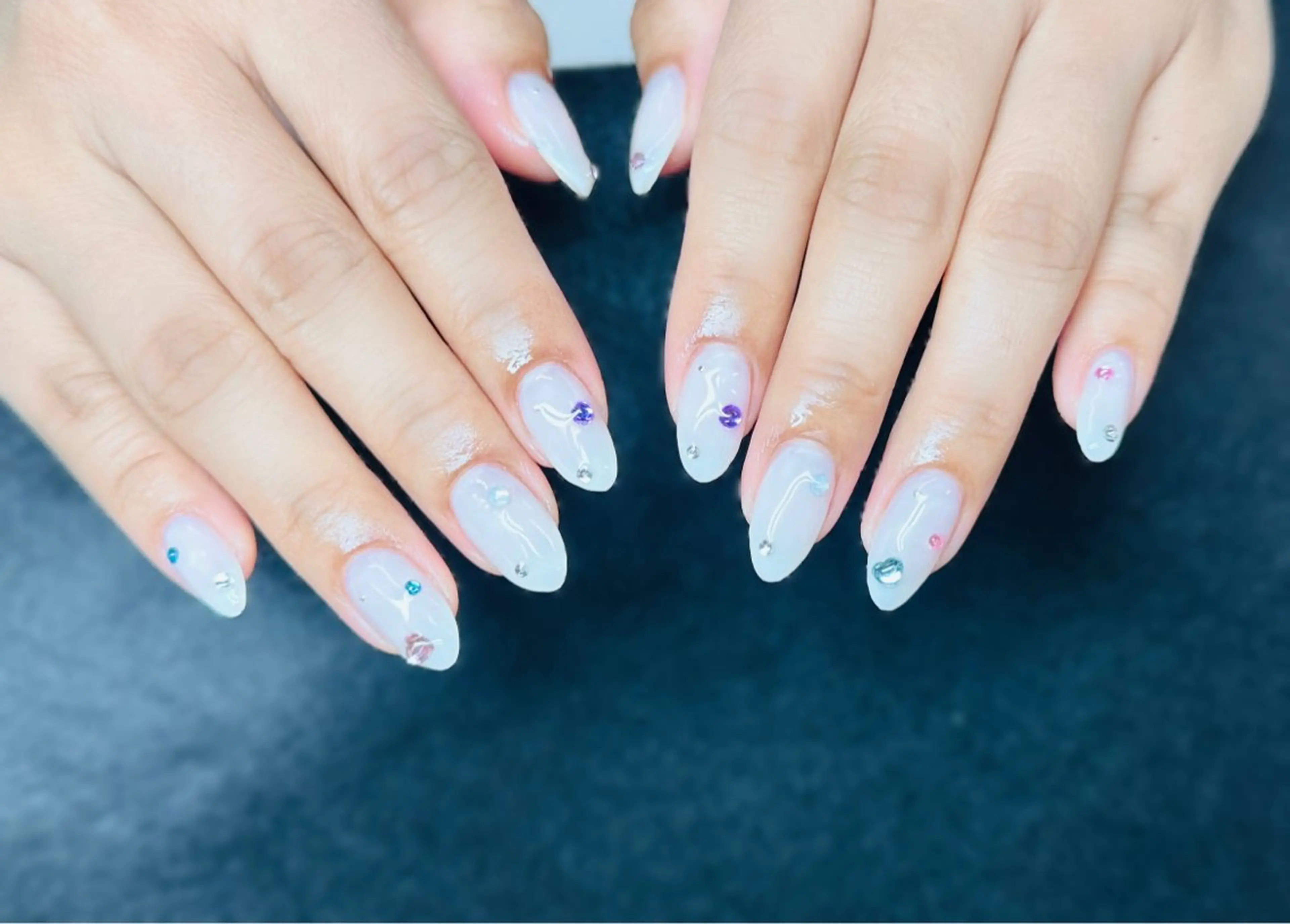 ネイル ハンドネイル Kaka_ パラジェル、長さだしのネイルデザイン