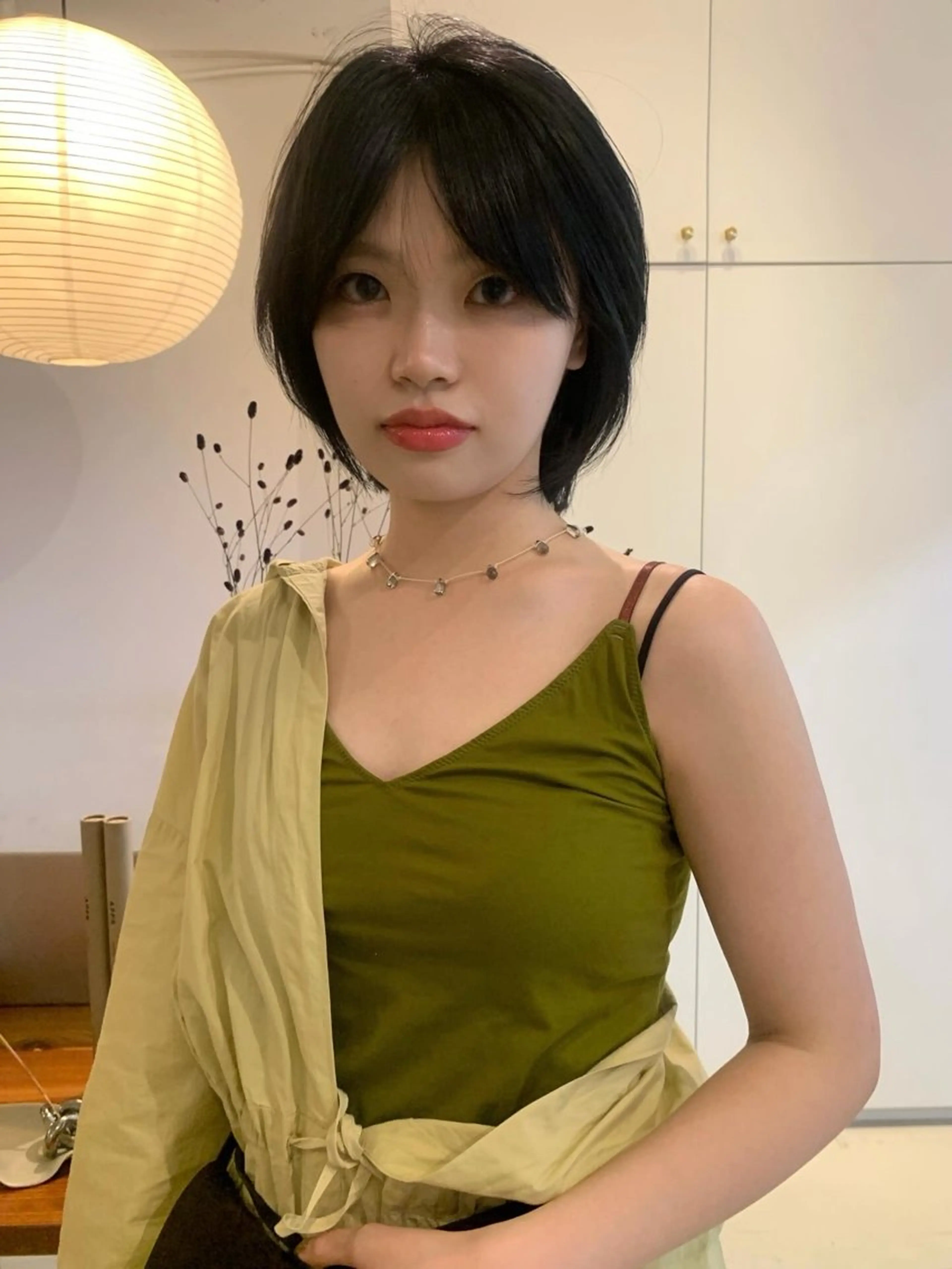 ショート カラー 黒髪 カット ヘアカラー トリートメント 落合希 Olivebeigeのヘアスタイル