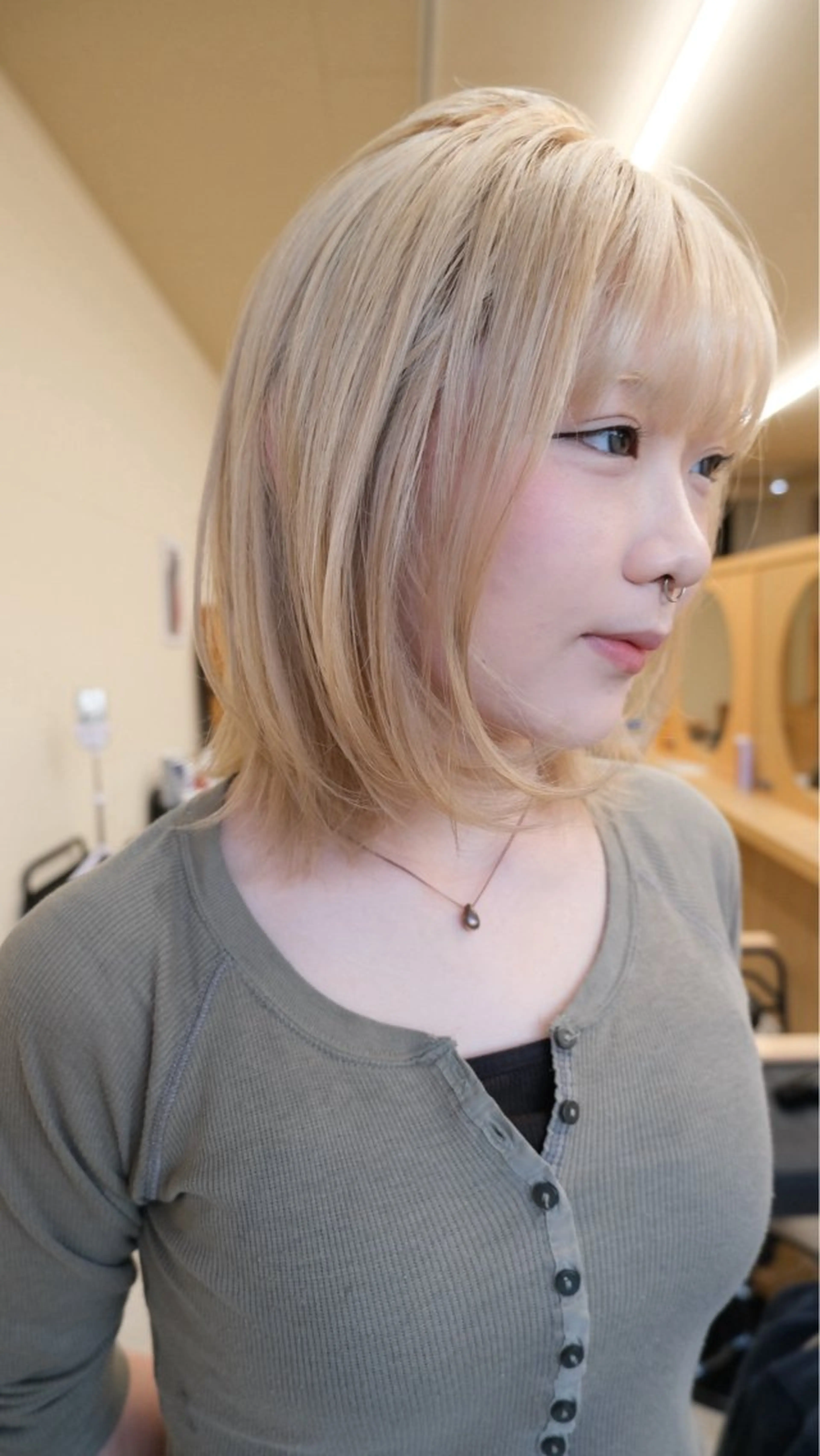 【70%OFF】2Bleach＋color🧝‍♀️☆＆SPA shampoo🤲🏻🧼の写真