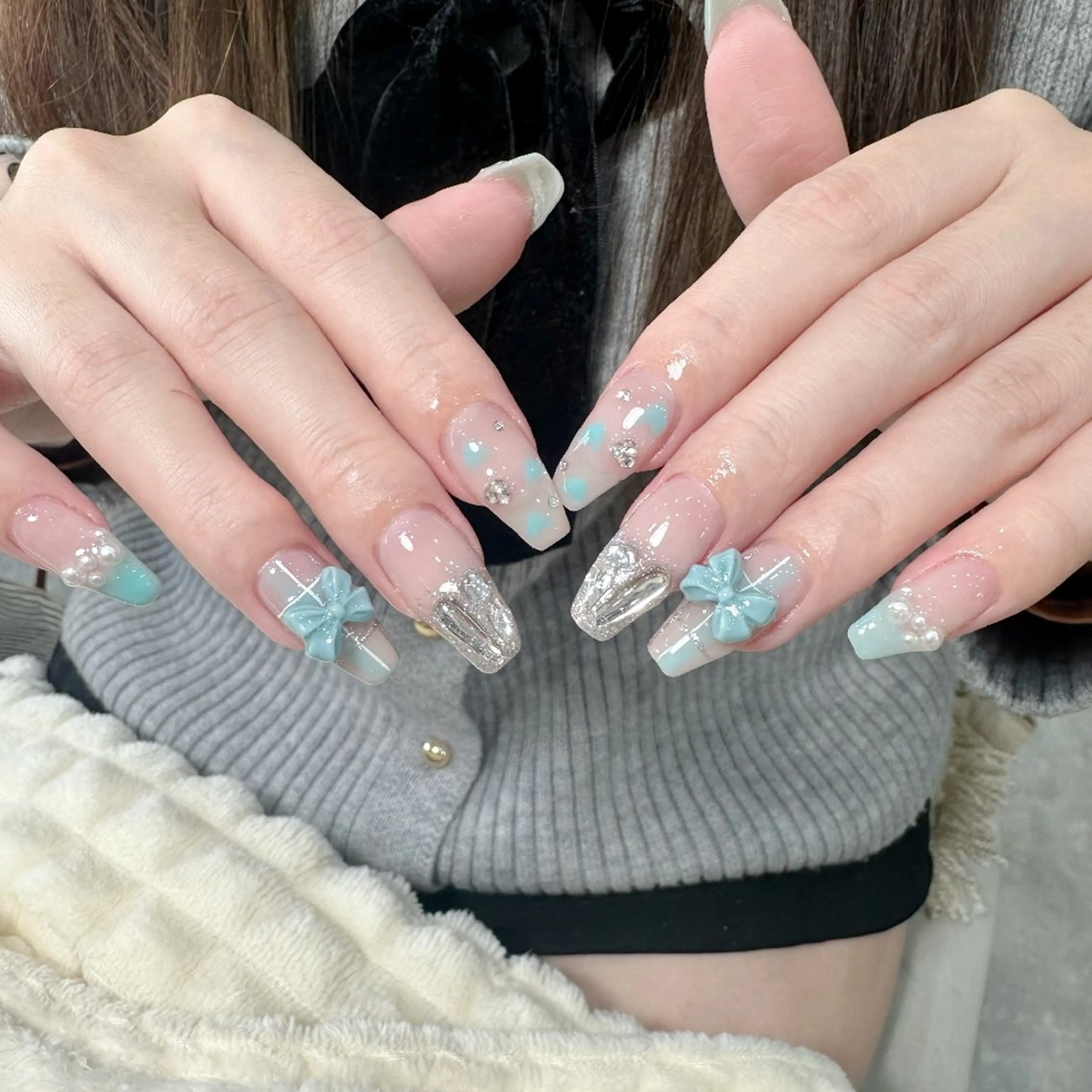 ネイル チークネイル フレンチネイル ジェルネイル ガーリー キラキラネイル ハンドネイル UM Nail Salonのネイルデザイン
