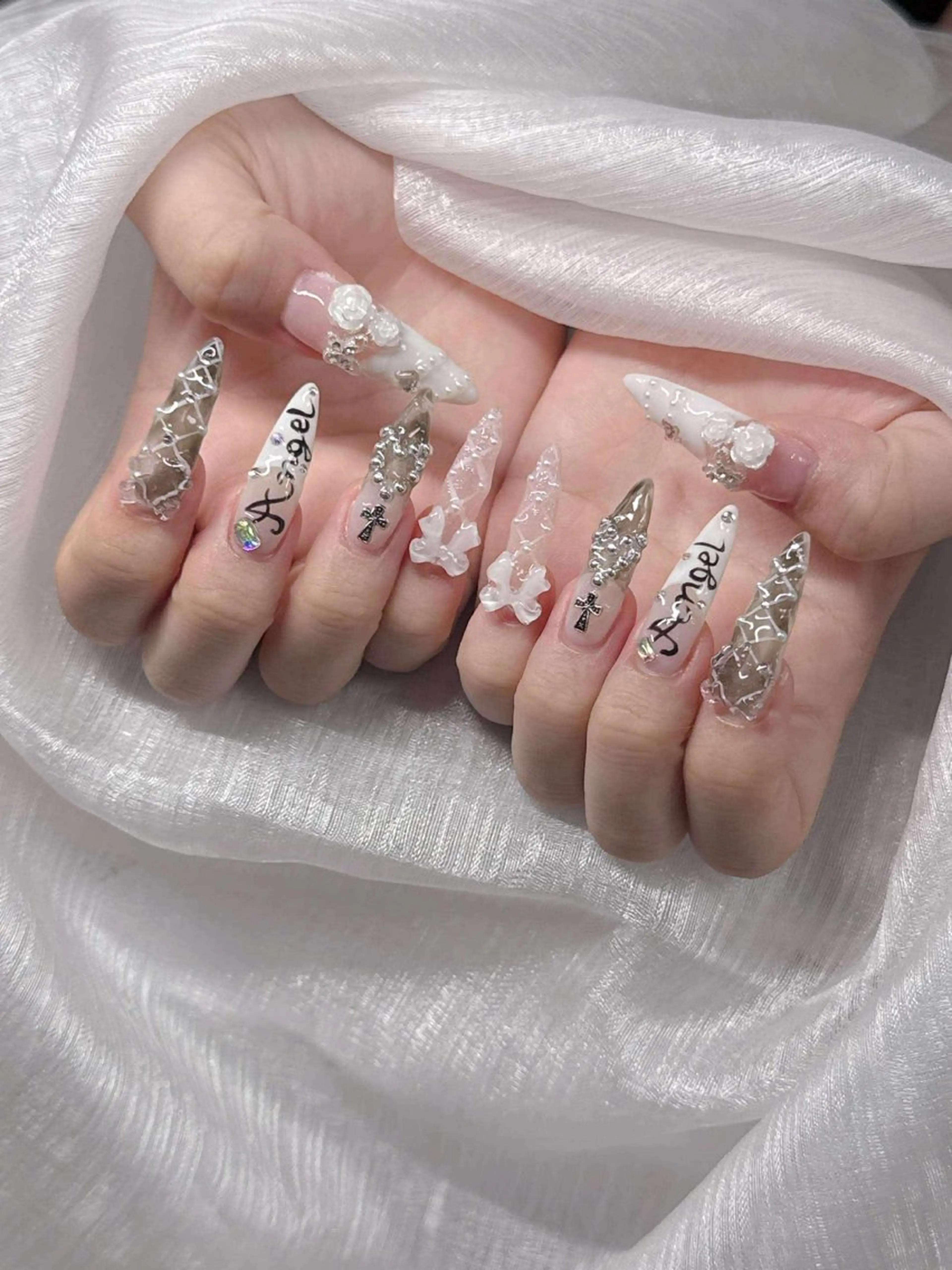 ネイル ハンドネイル Lee Nailsのネイルデザイン