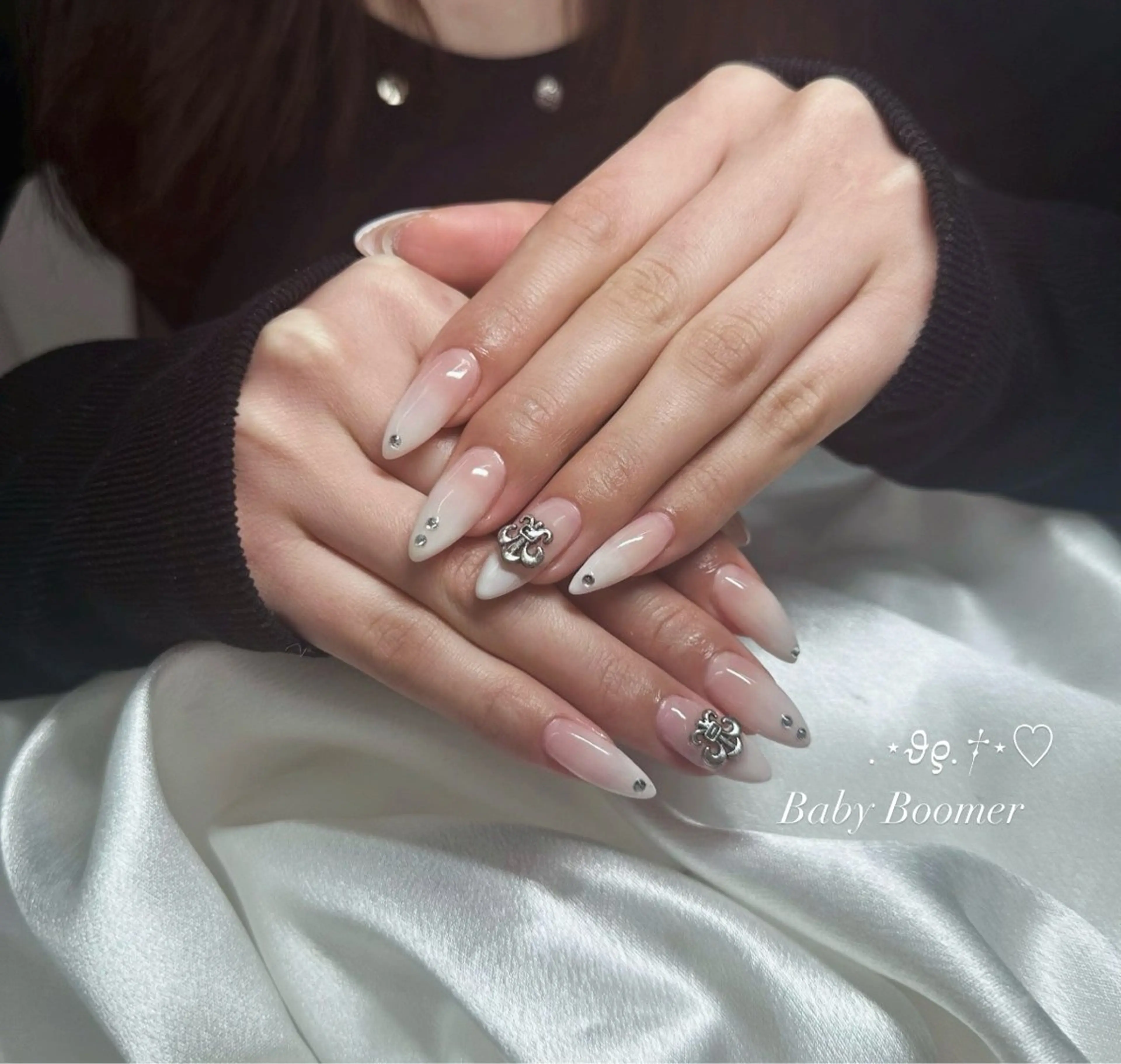 甘皮ケア付き|グラデーション&ミラー(ベースカラーあり)の写真