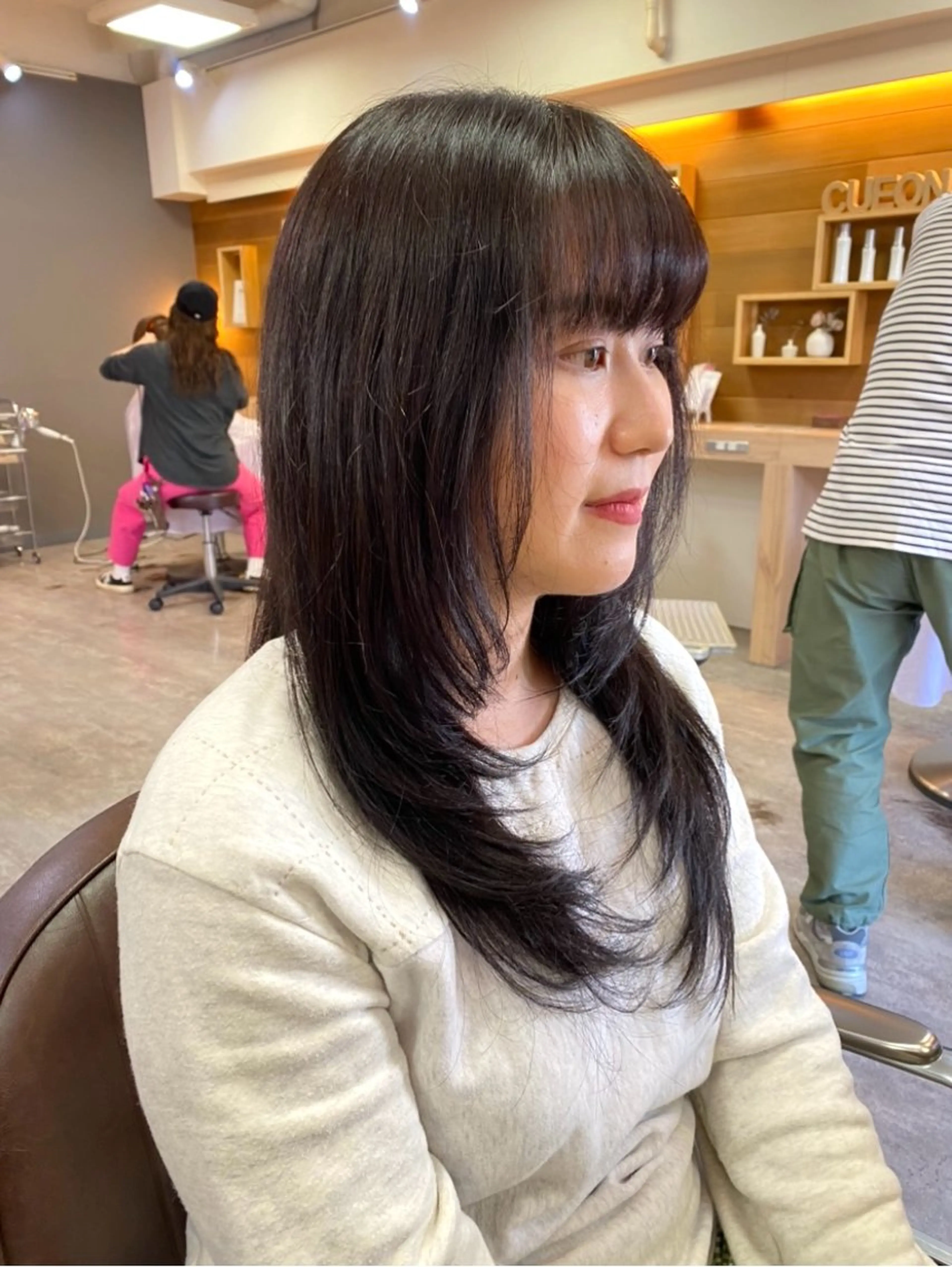 ロング レイヤーカット 玉川 加菜のヘアスタイル