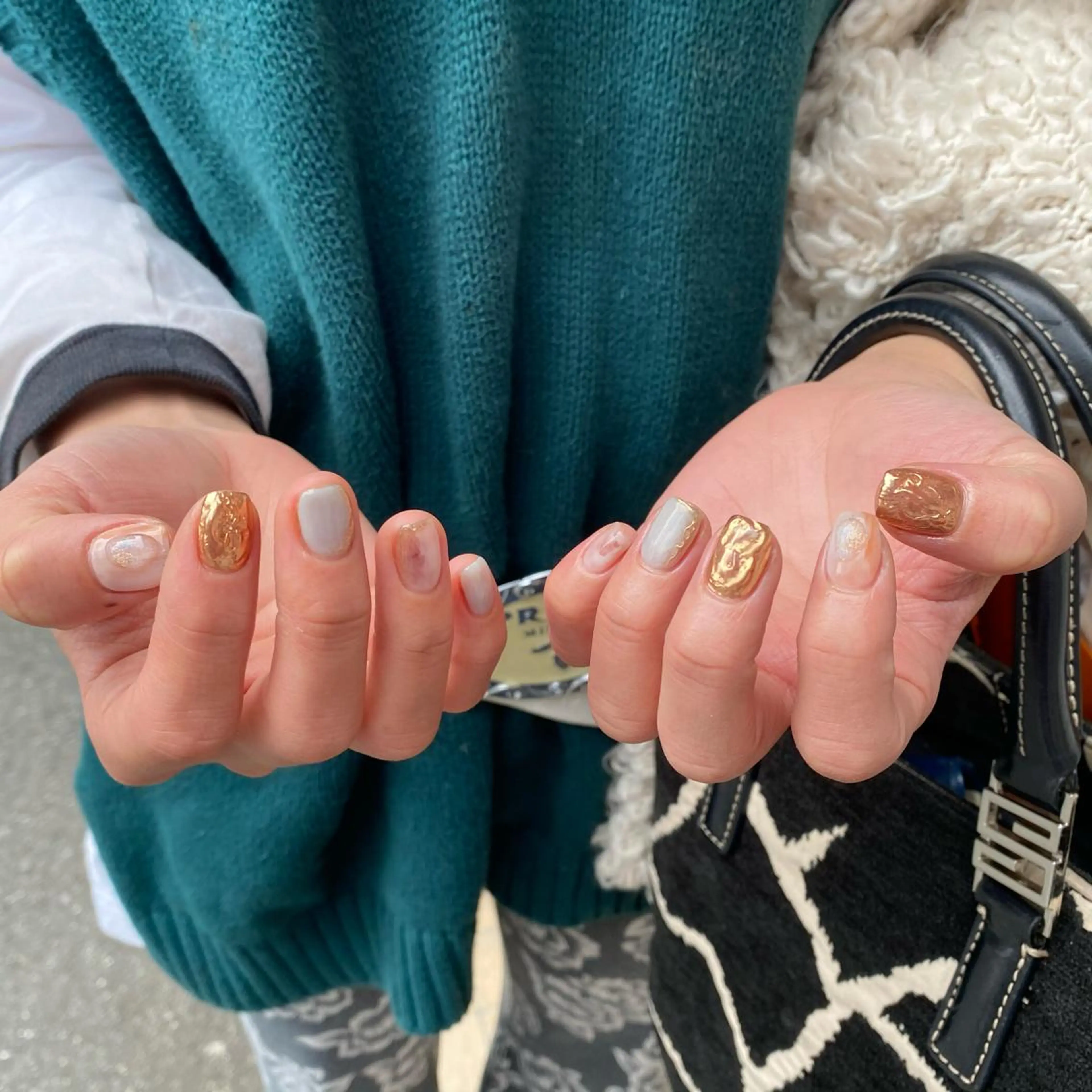 ネイル ミラーネイル ハンドネイル Trico Antique所属・岩本 杏のネイルデザイン