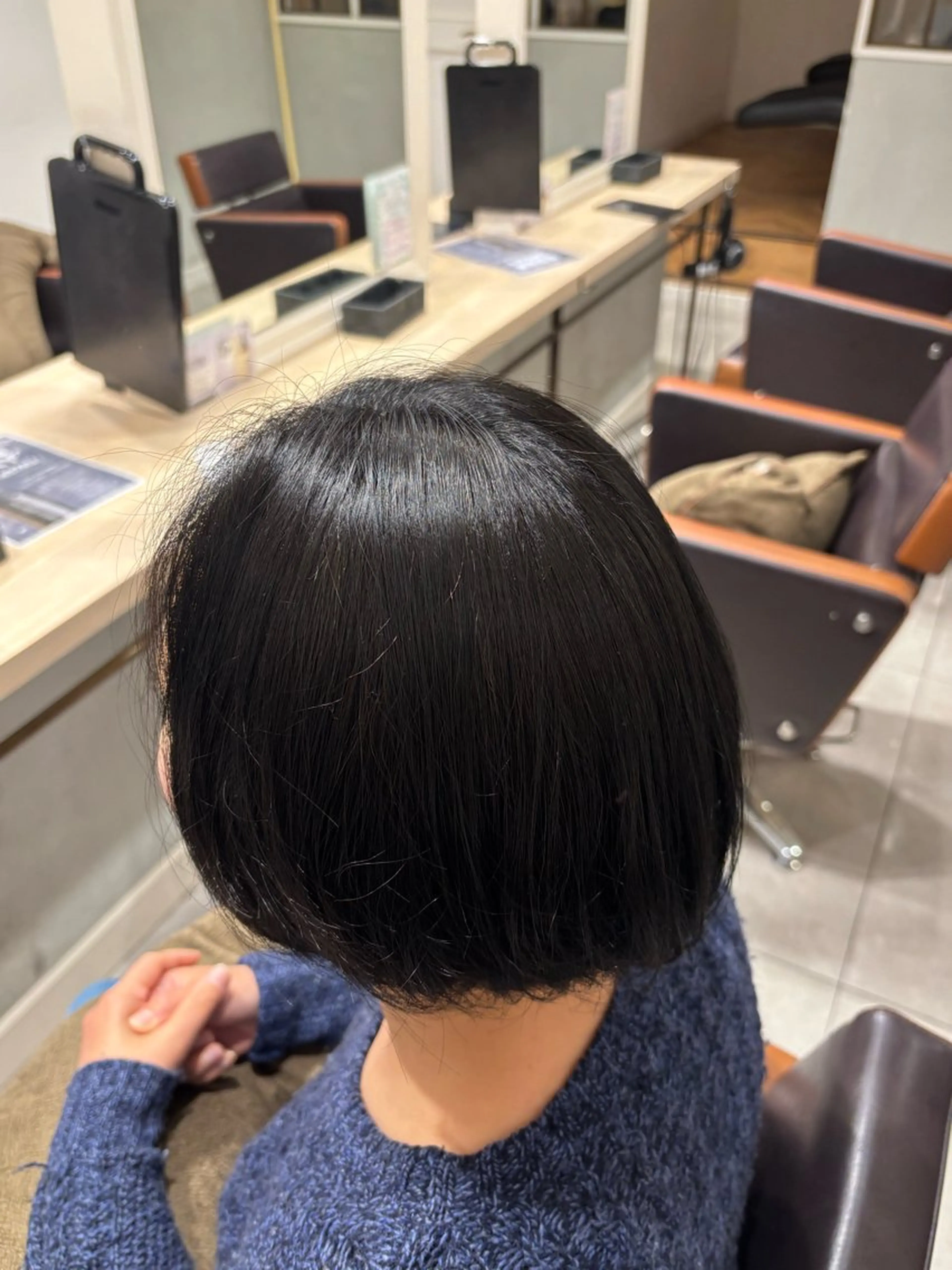 ショート ヘアカラー 日野 鈴のヘアスタイル