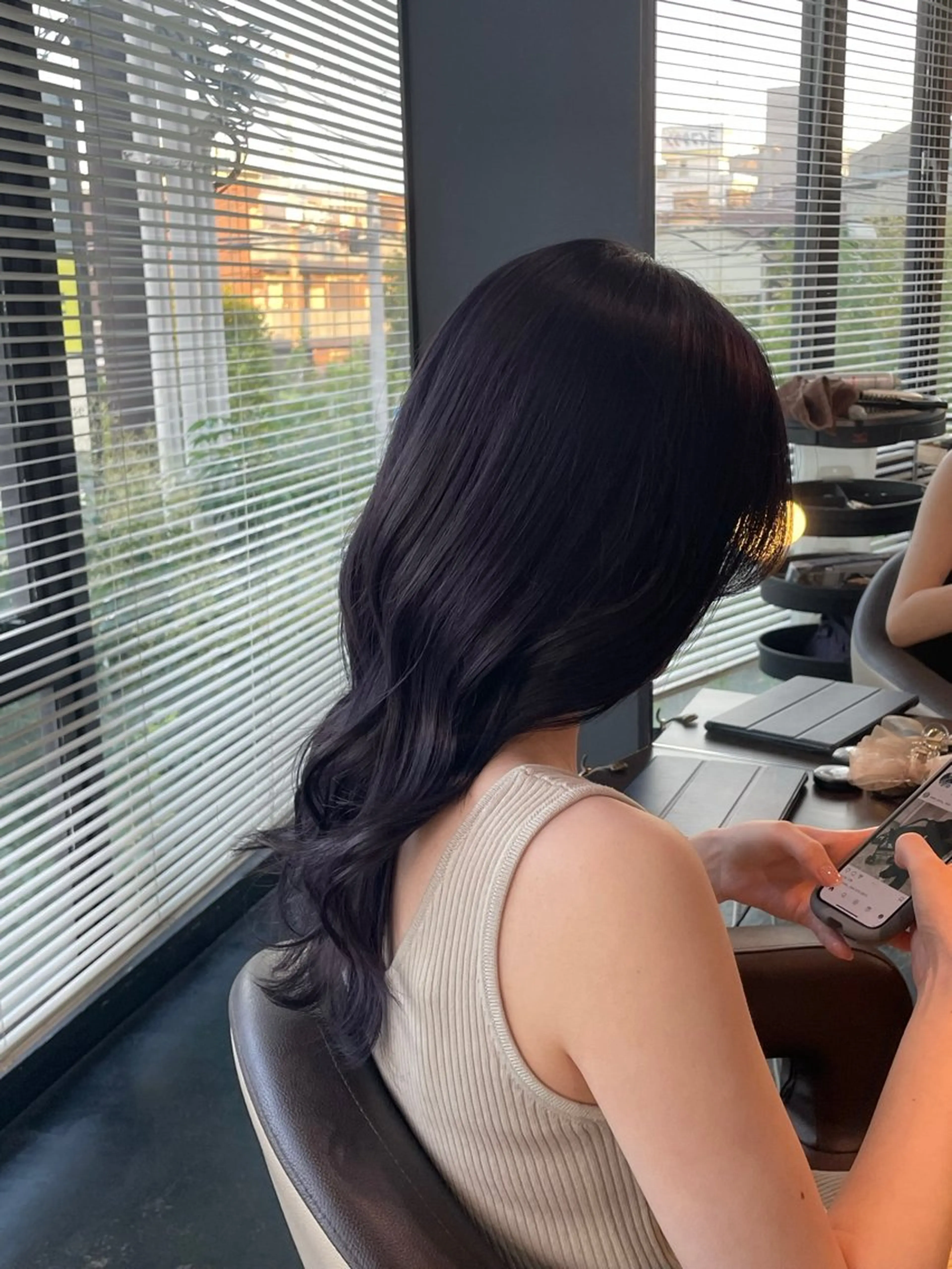 ロング カット ヘアカラー いなおか かなとのヘアスタイル