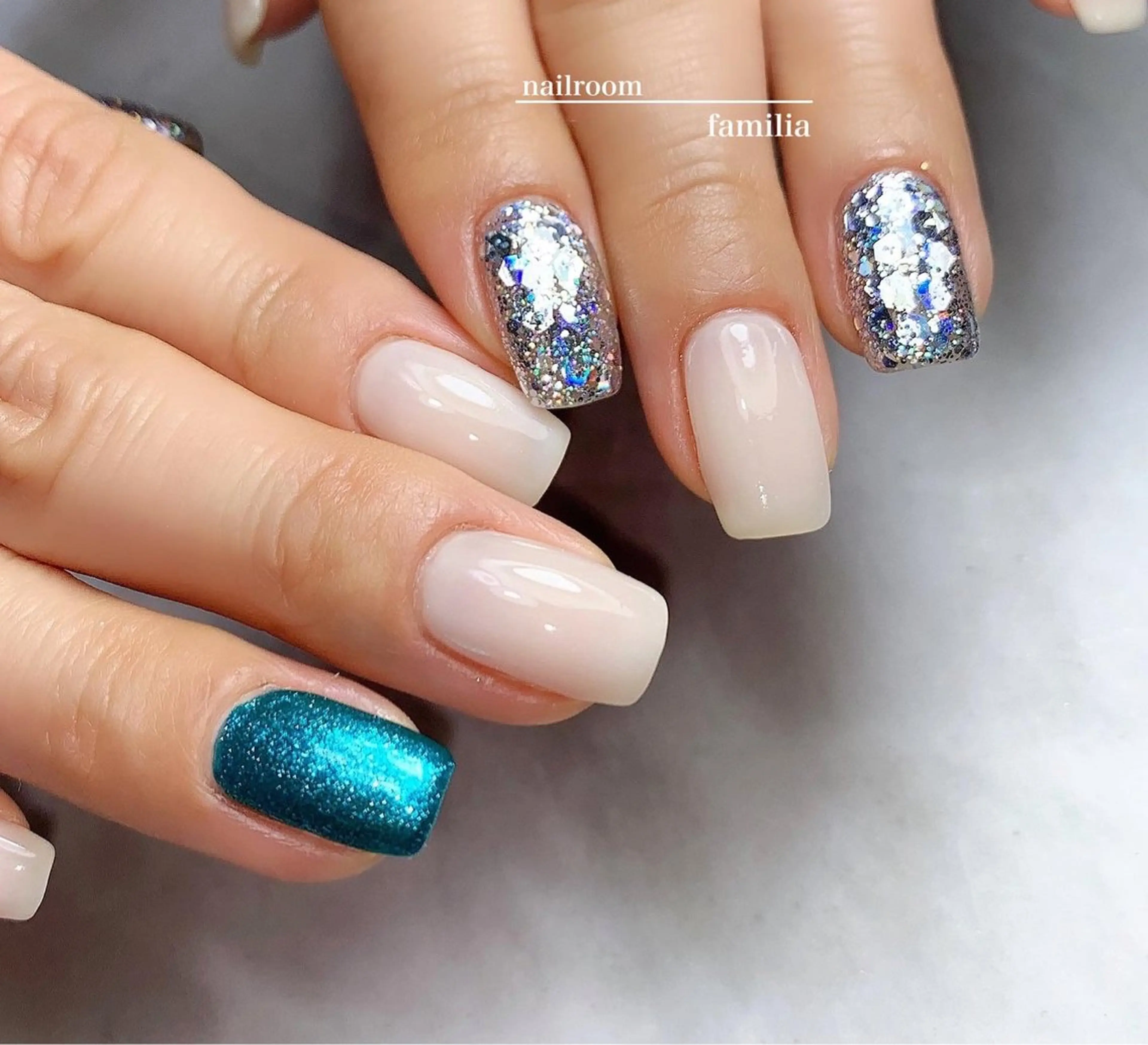 ネイル ホログラムネイル ラメ(グリッター) ハンドネイル -nailroom- familiaのネイルデザイン