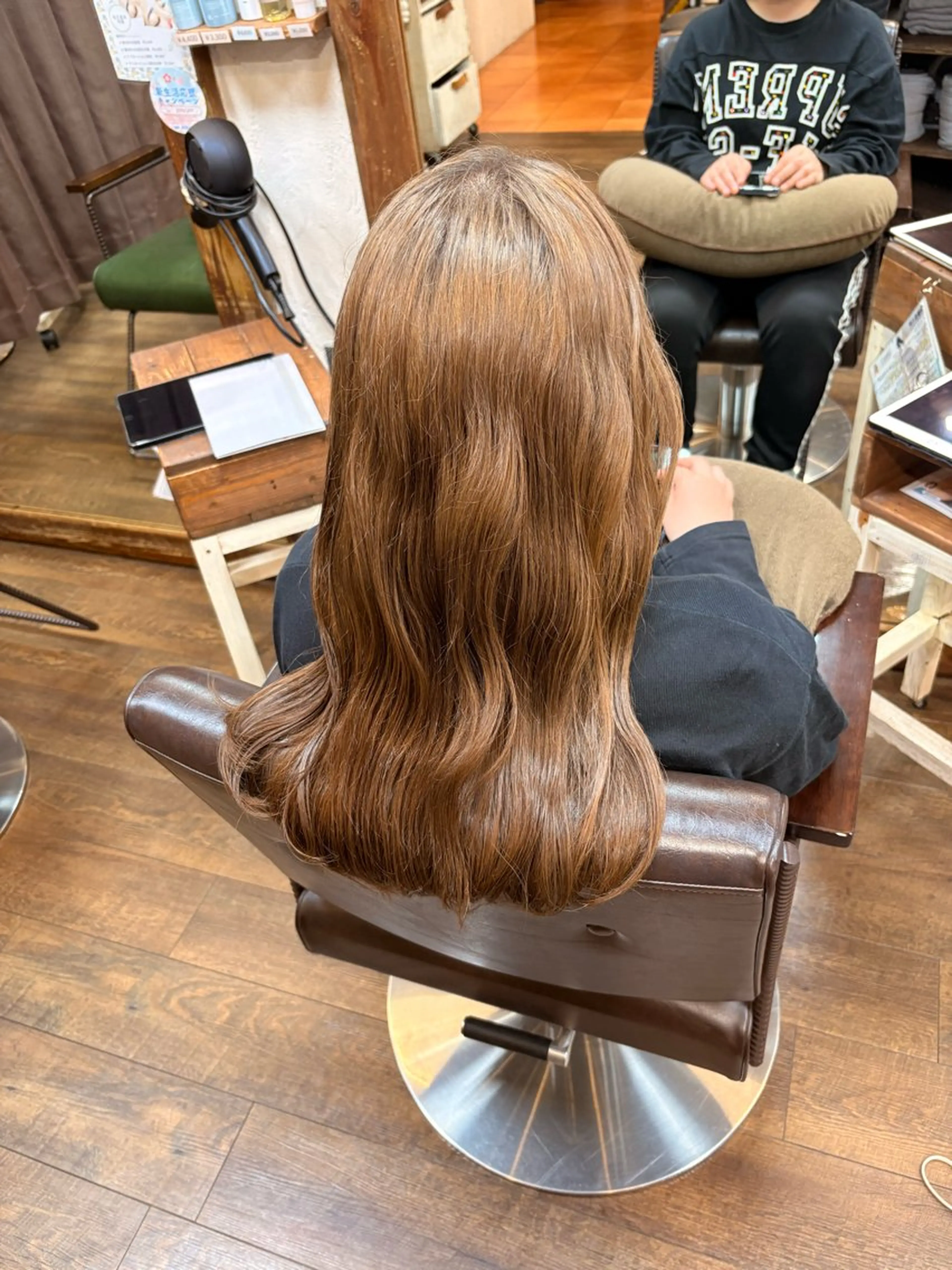 カラー ベージュカラー ブラウンカラー 三宅　デザインカラー 透明感カラー✨のヘアスタイル