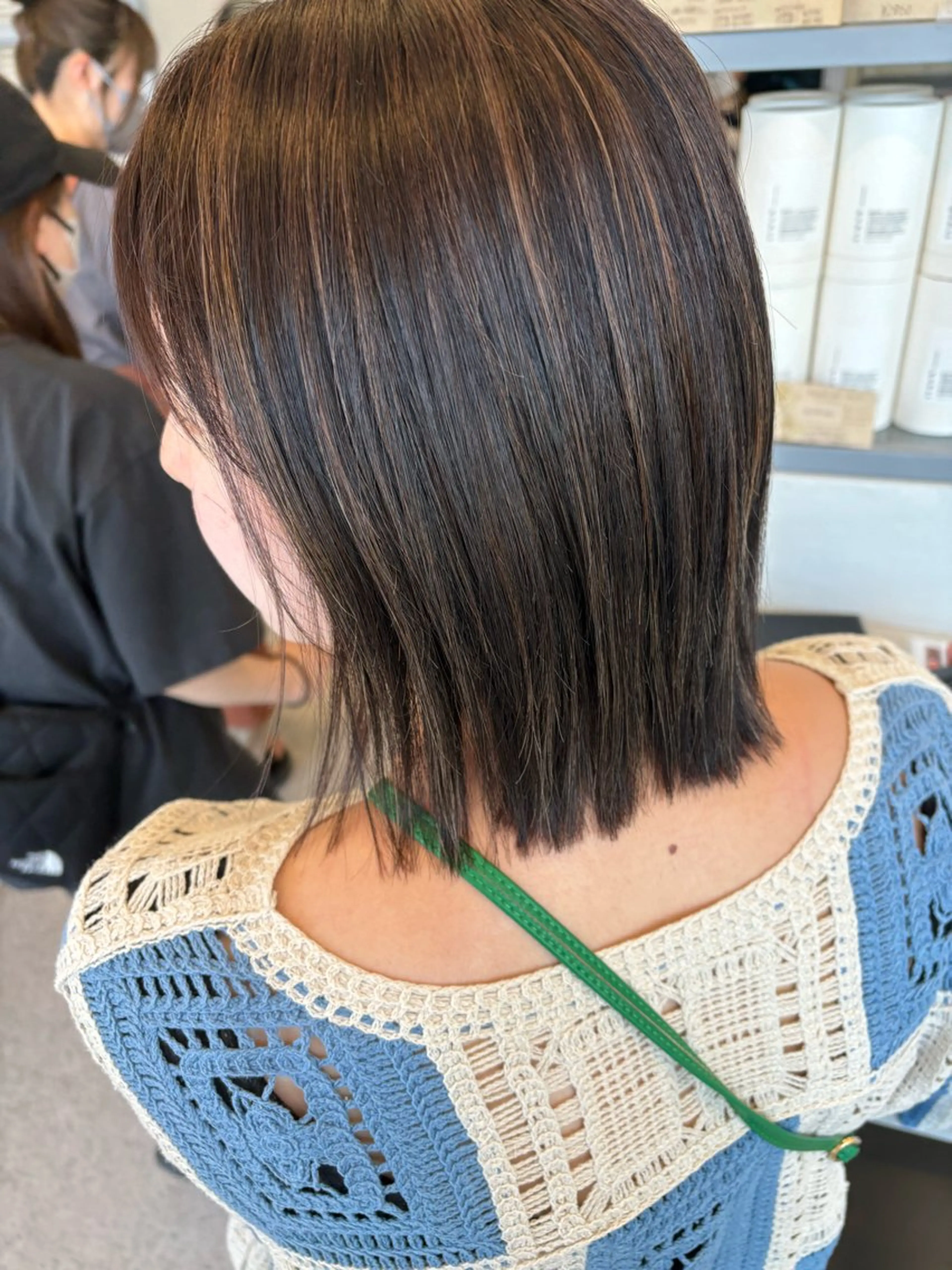 セミロング カラー 切りっぱなしボブ ハイライトカラー ボブ ハイライト 仮坂 美夏のヘアスタイル