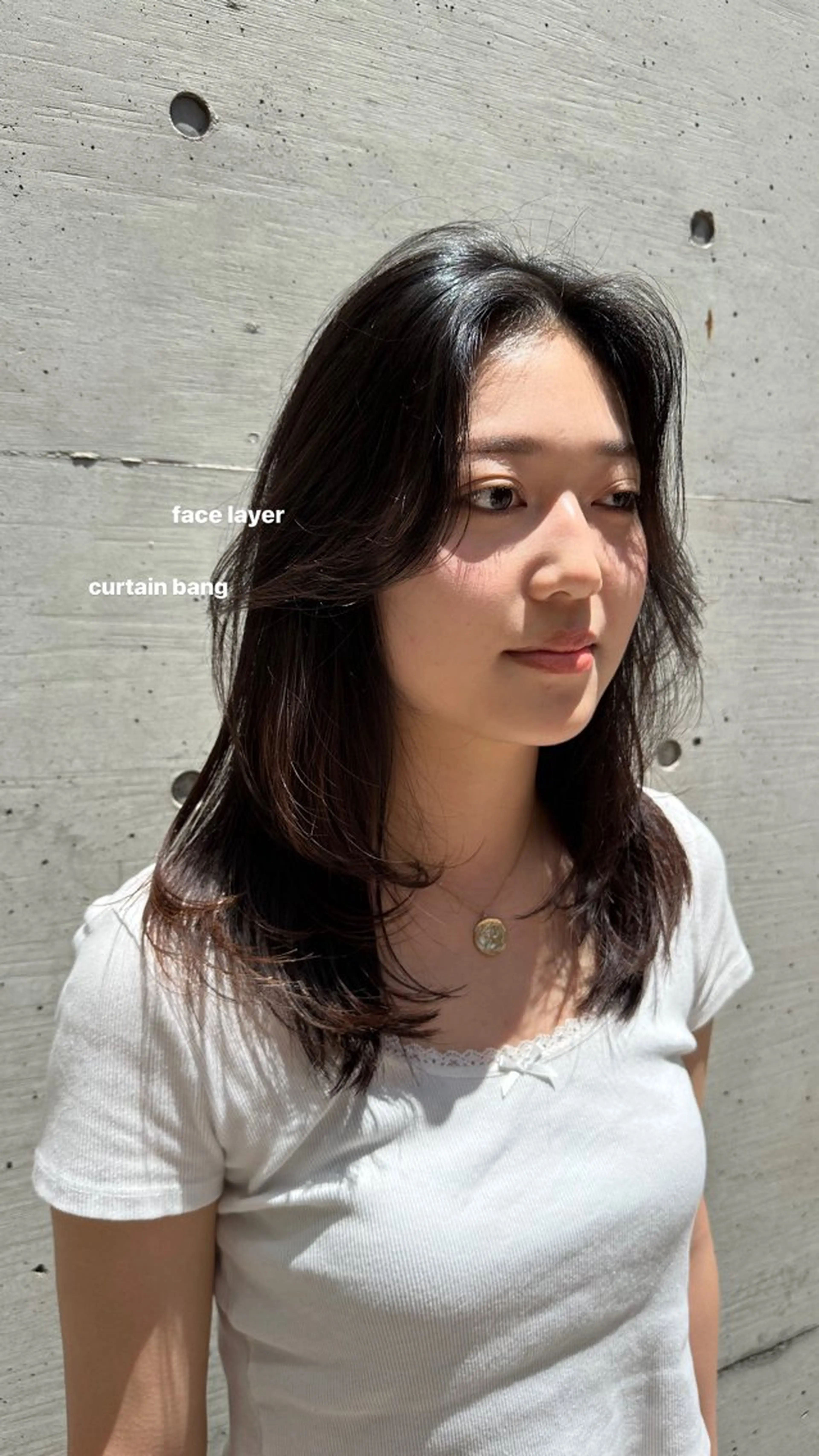 セミロング v-lab studio所属・韓国レイヤーカット/ 艶カラー/ noaのヘアスタイル