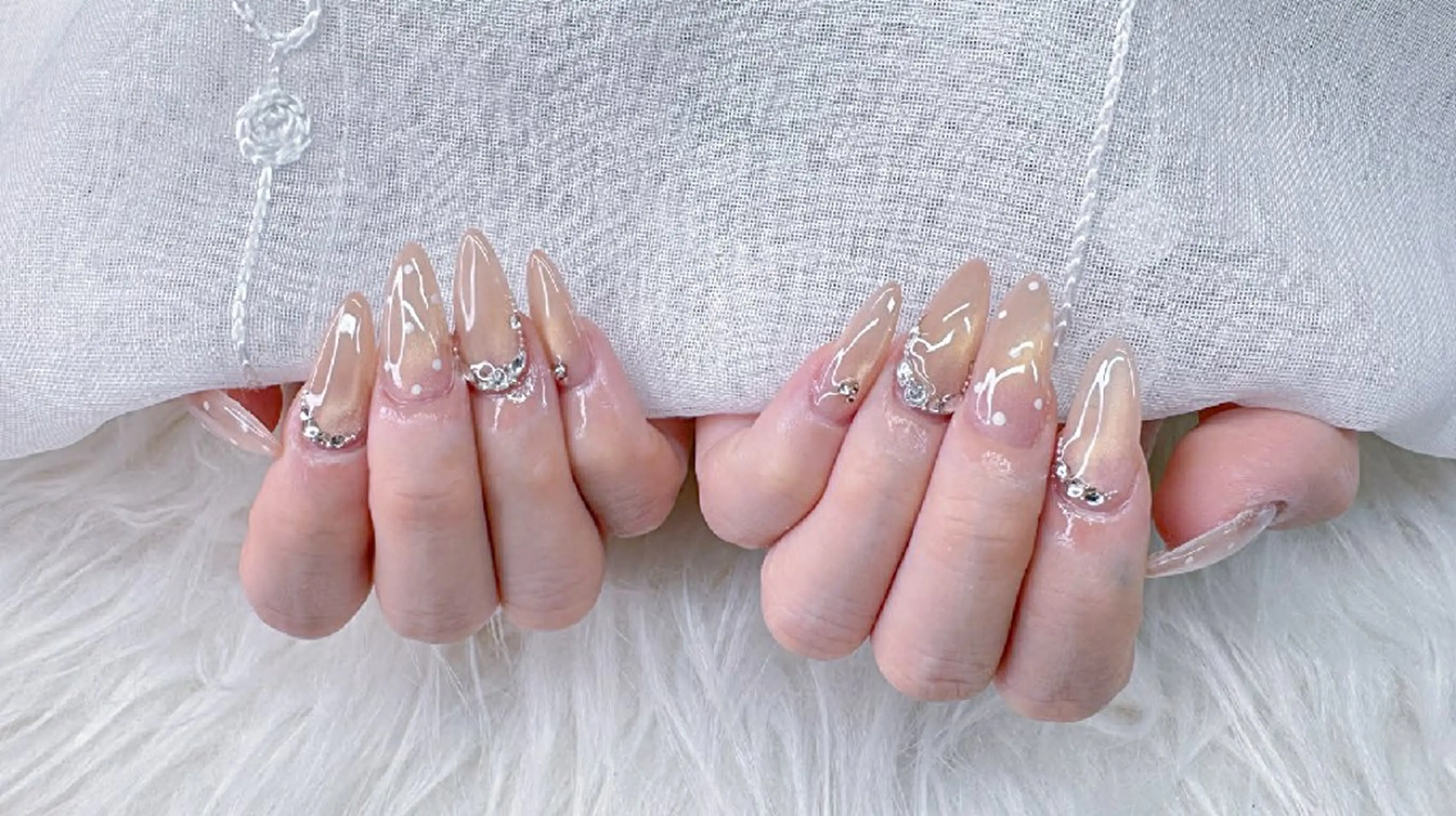 ネイル マグネットネイル ピンク ストーンネイル キエウ チャムのネイルデザイン