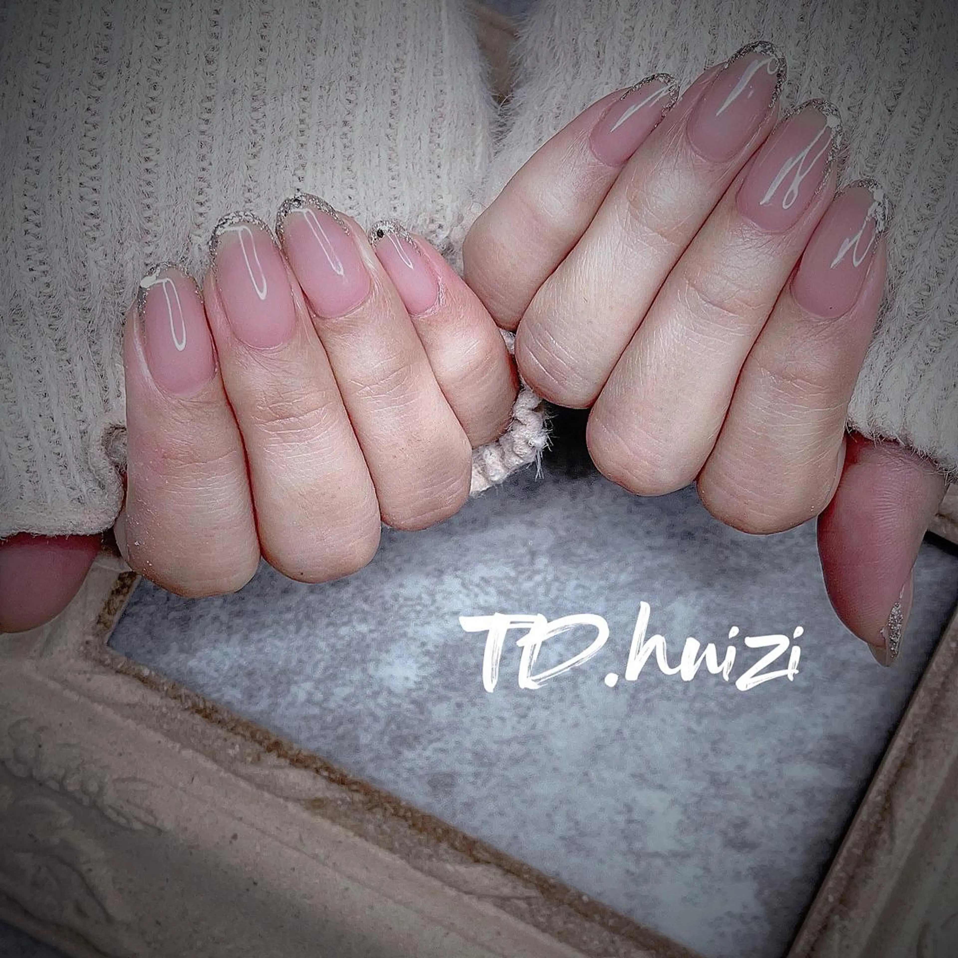 ミディアム ハンドネイル めぐみのネイルサロン スタッフ練習のネイルデザイン