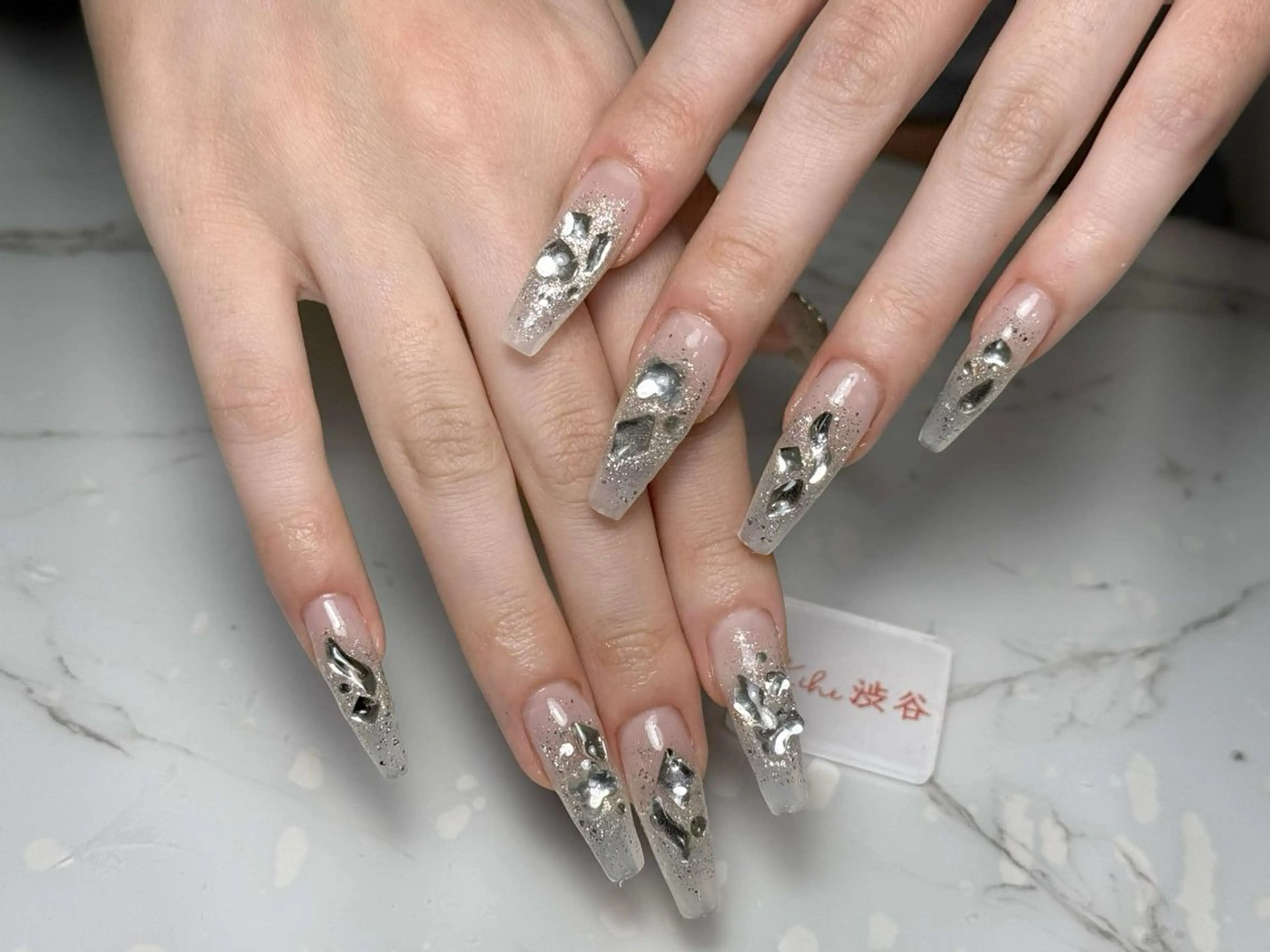 ネイル アートネイル フレンチネイル ジェルネイル グラデーション 韓国ネイル ハンドネイル 💕鈴木ユリ パラジェル/オフ無料のネイルデザイン