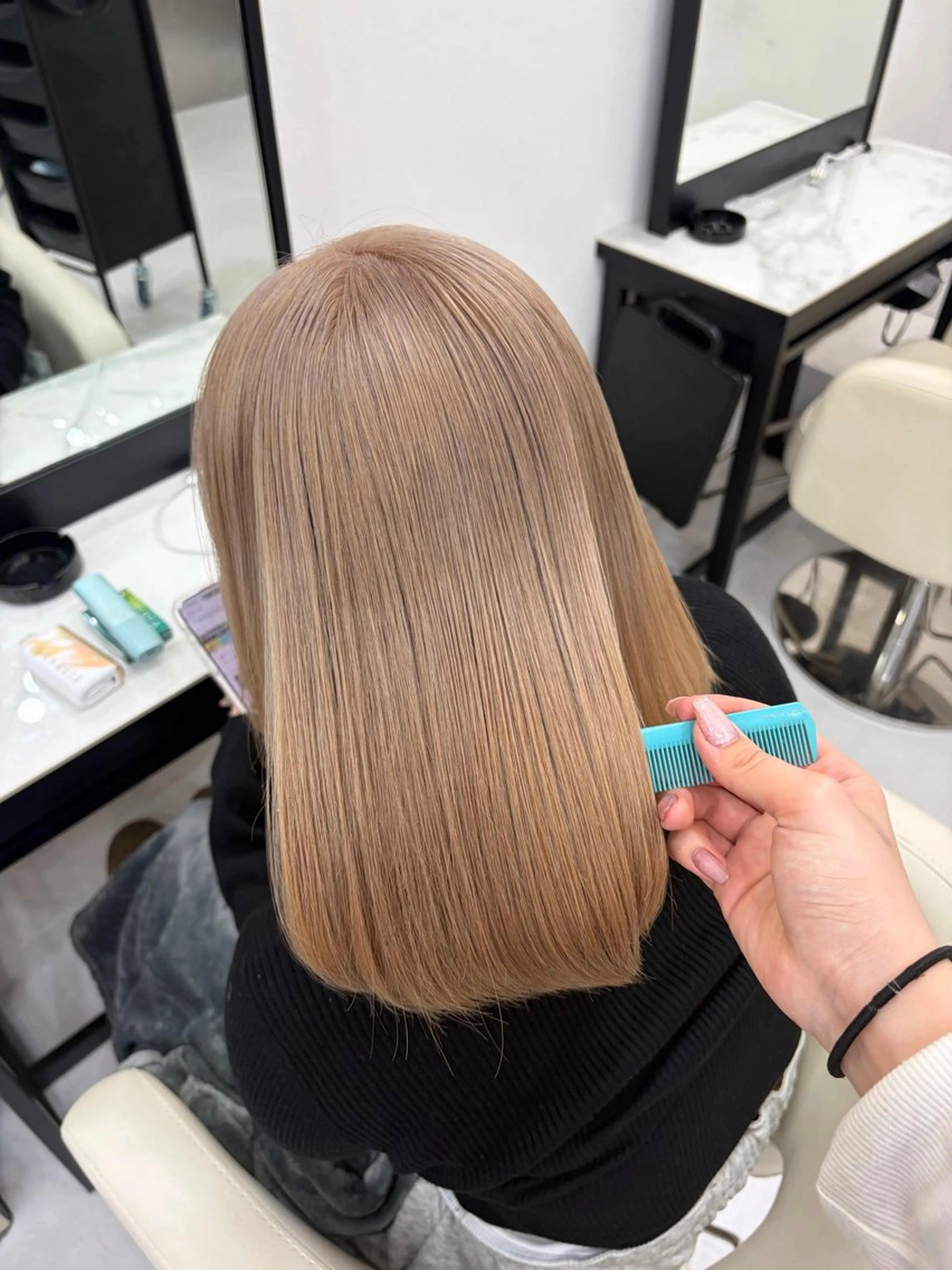 ミディアム ヘアカラー 出口 千乃のヘアスタイル