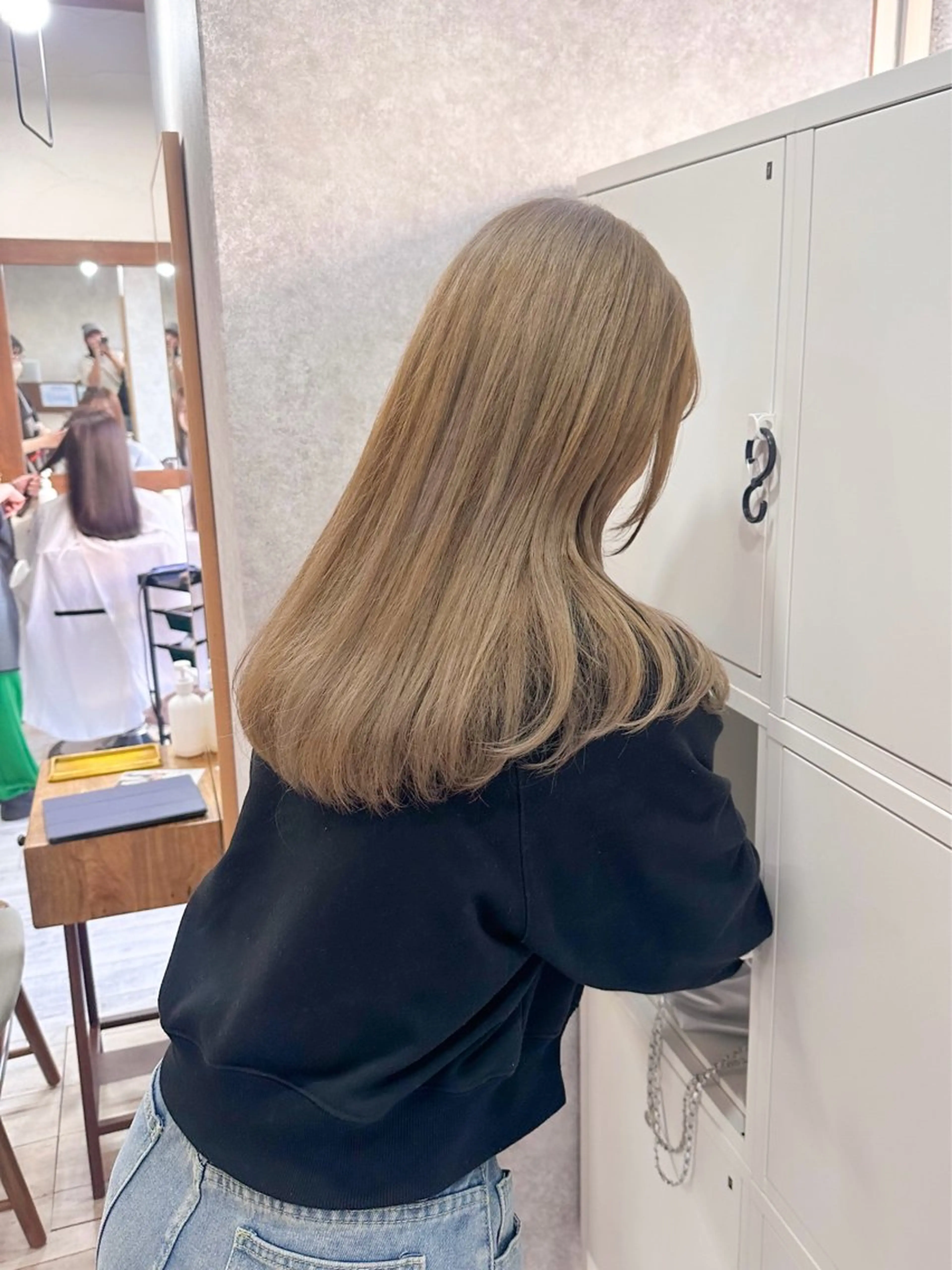 ロング カラー ベージュカラー ブリーチ ミルクティーベージュ レイヤー/高橋 みく /池下/千種のヘアスタイル