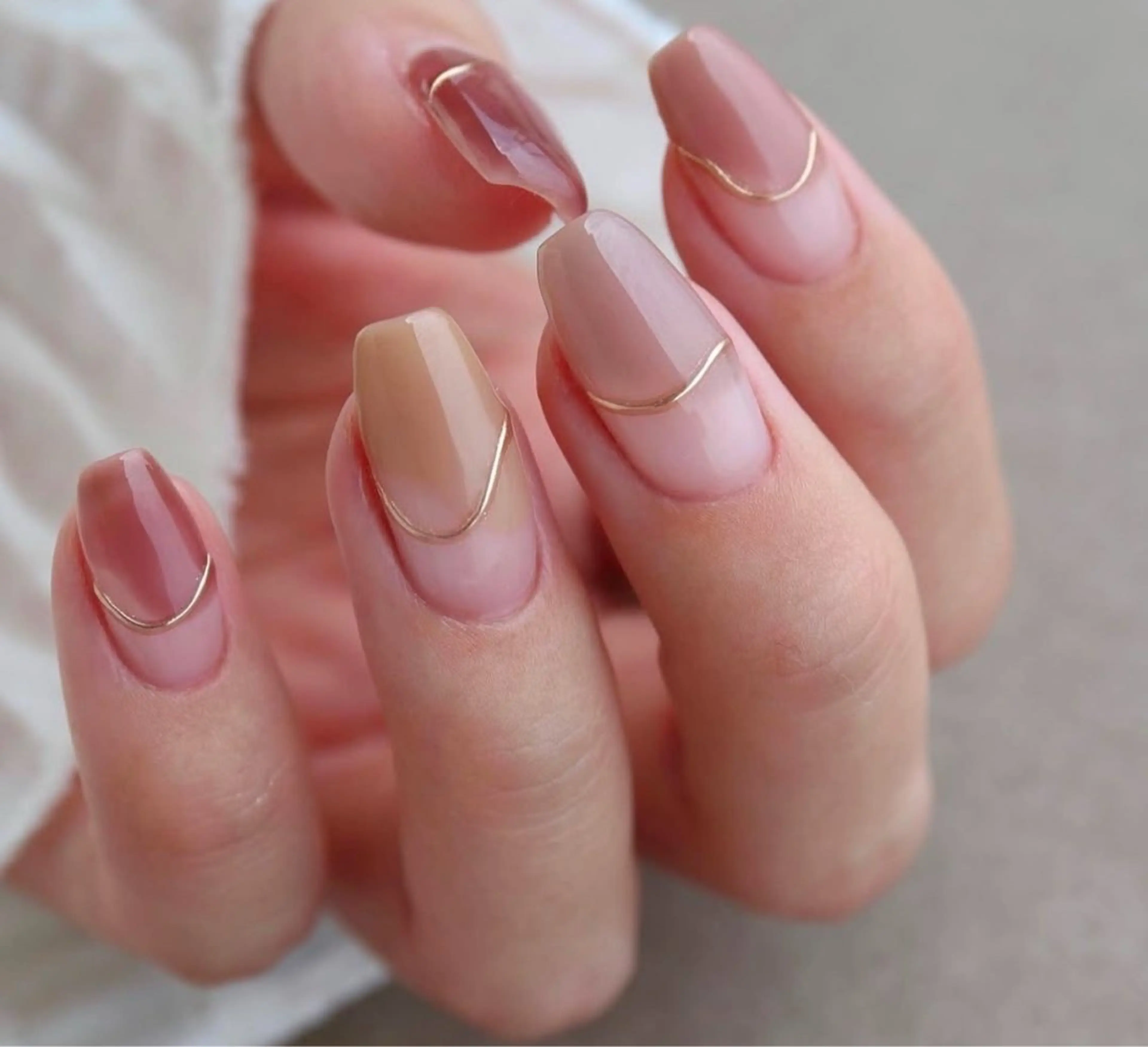 ネイル フレンチネイル グラデーション キラキラネイル 韓国ネイル マグネットネイル ハンドネイル 🎀🎀YooLi Nail Salonのネイルデザイン