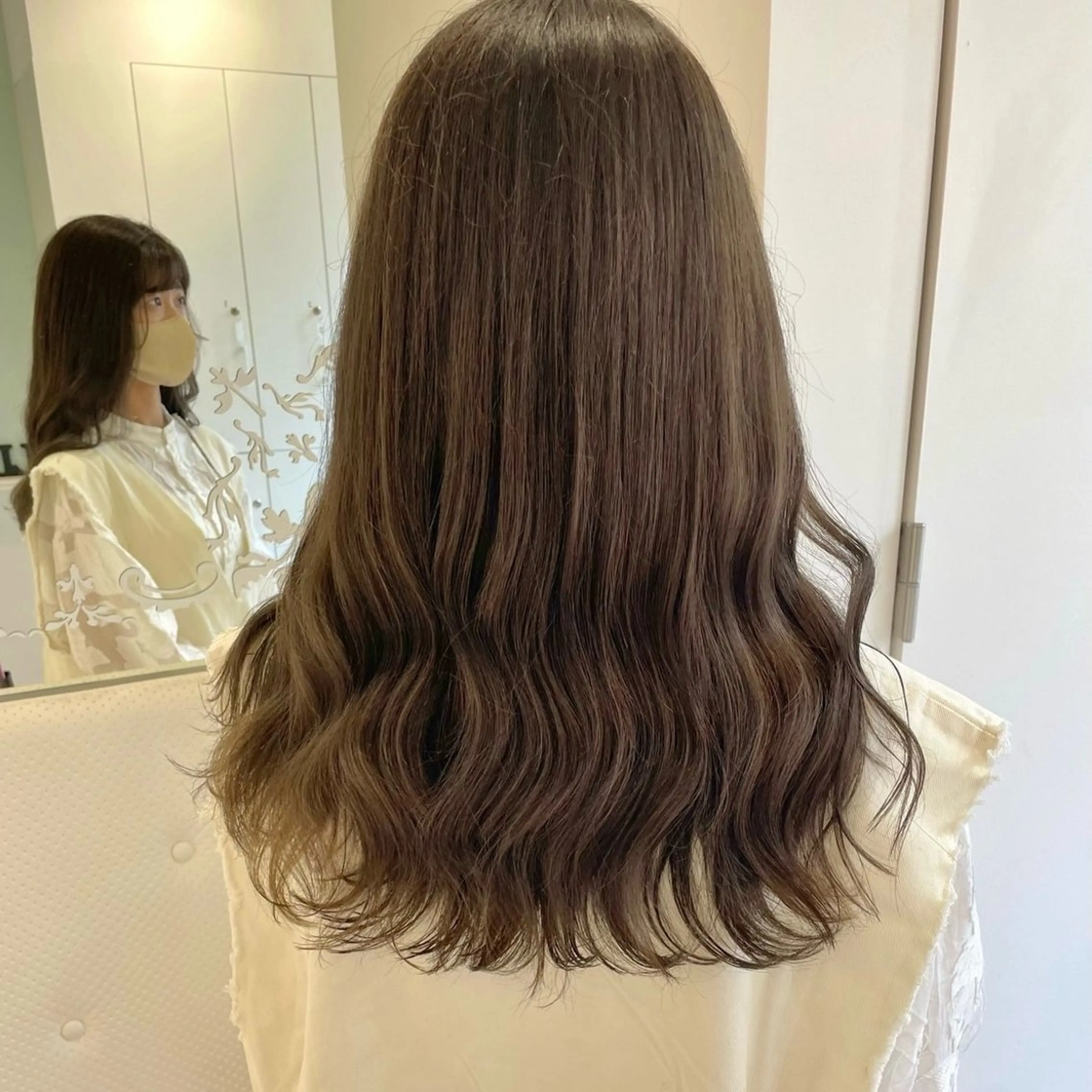 セミロング カラー ヘアカラー ParveMix￤ 大賀さつき🍨🤍のヘアスタイル