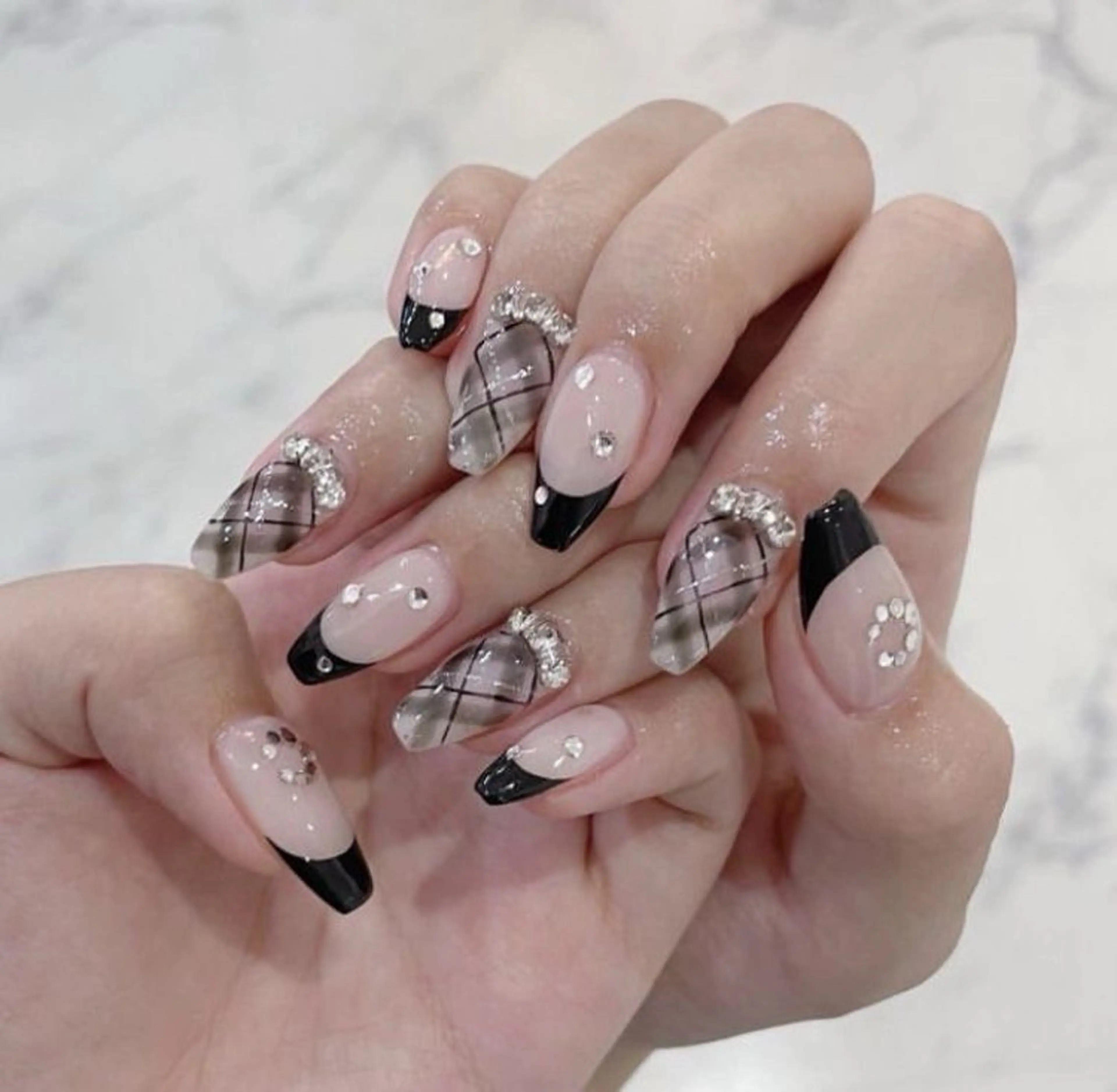 ネイル オーロラネイル チークネイル 長さ出し フットネイル フレンチネイル ハンドネイル Lee Nailsのネイルデザイン