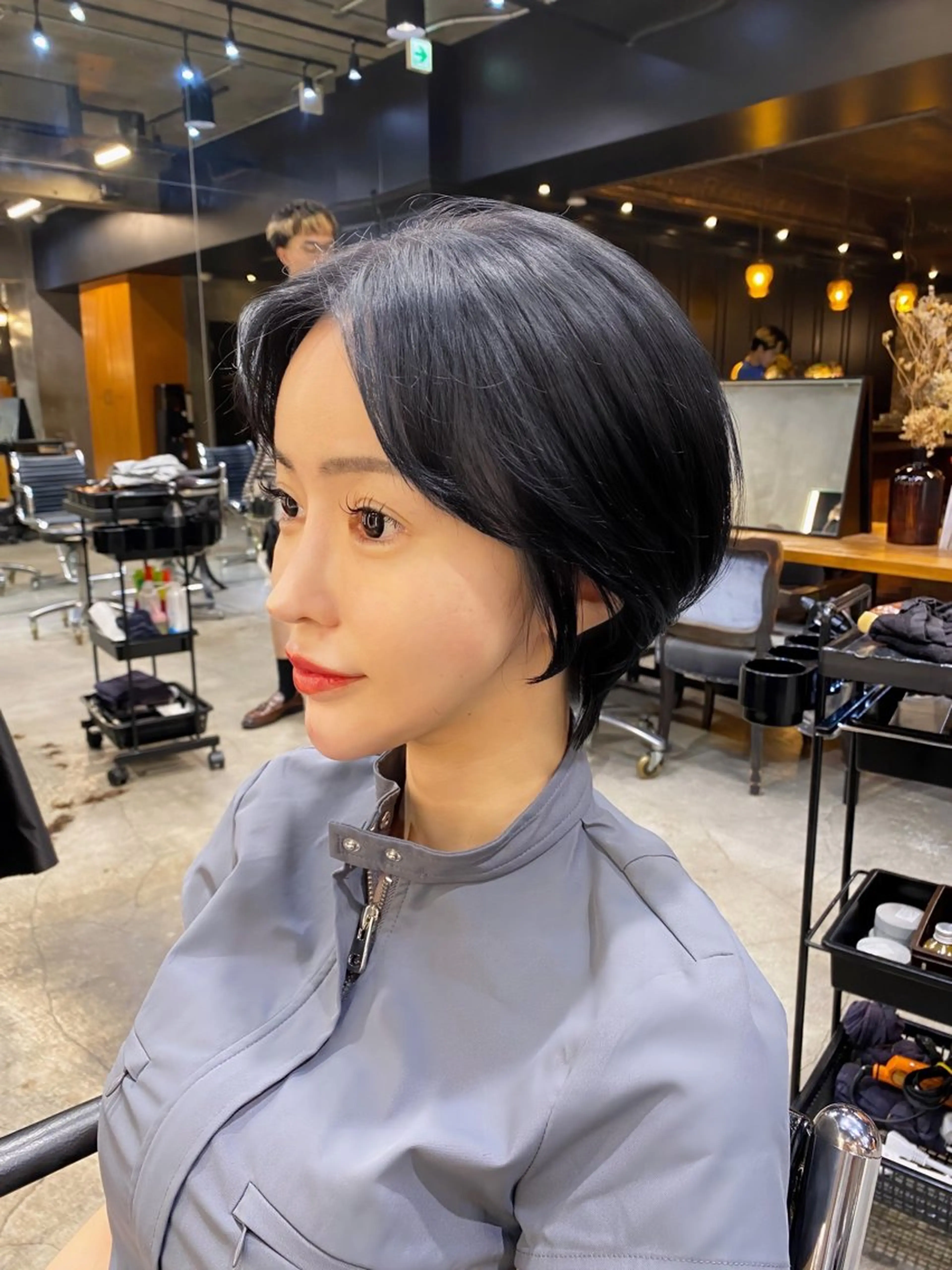 ショート カラー 黒髪 ブルーカラー ブルーブラック ショートヘア カット ヘアカラー トリートメント 透明感カラー🌿 グレージュ🐺陽介のヘアスタイル