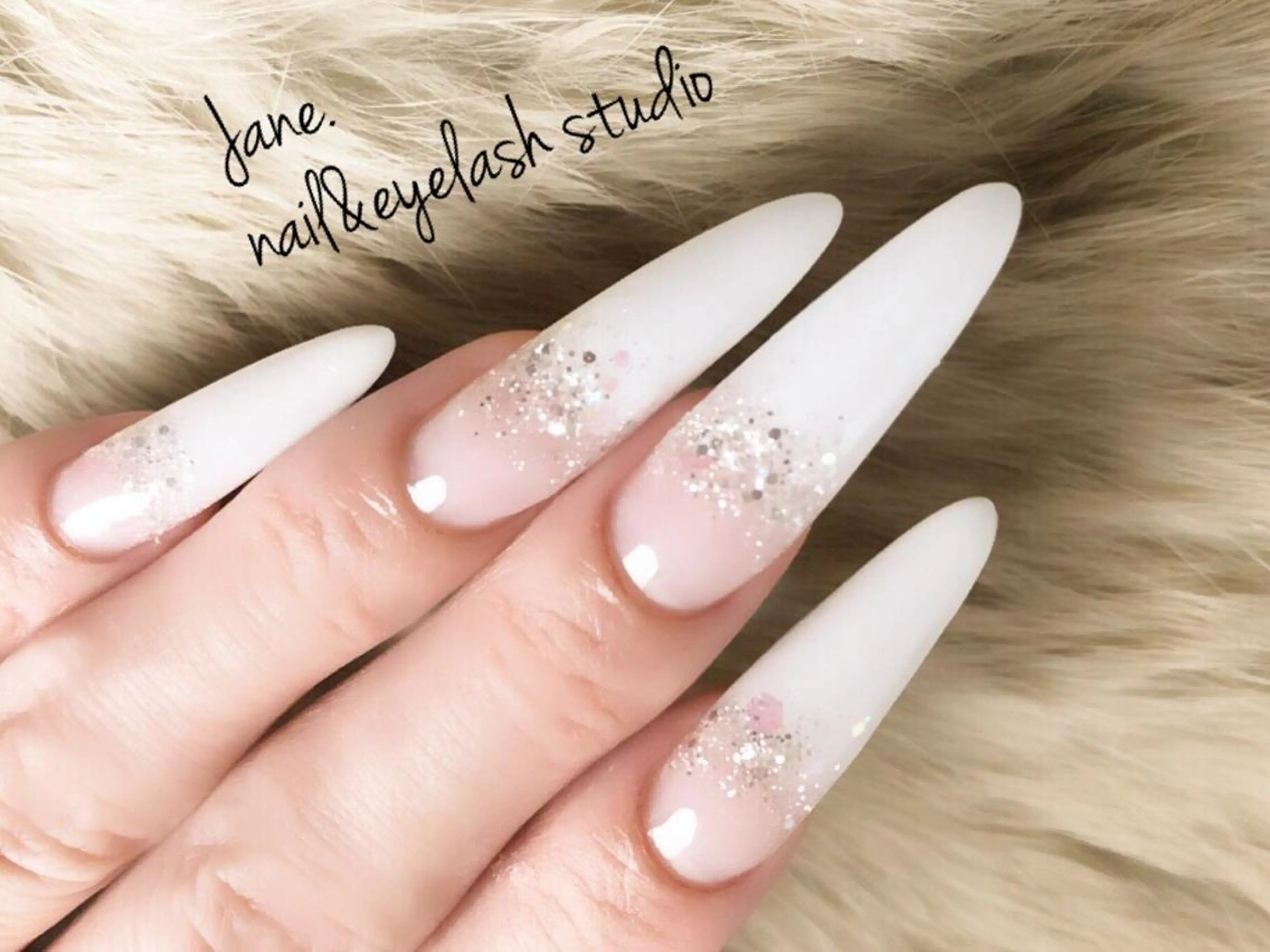 ネイル ハンドネイル Yakko pas á pasのネイルデザイン