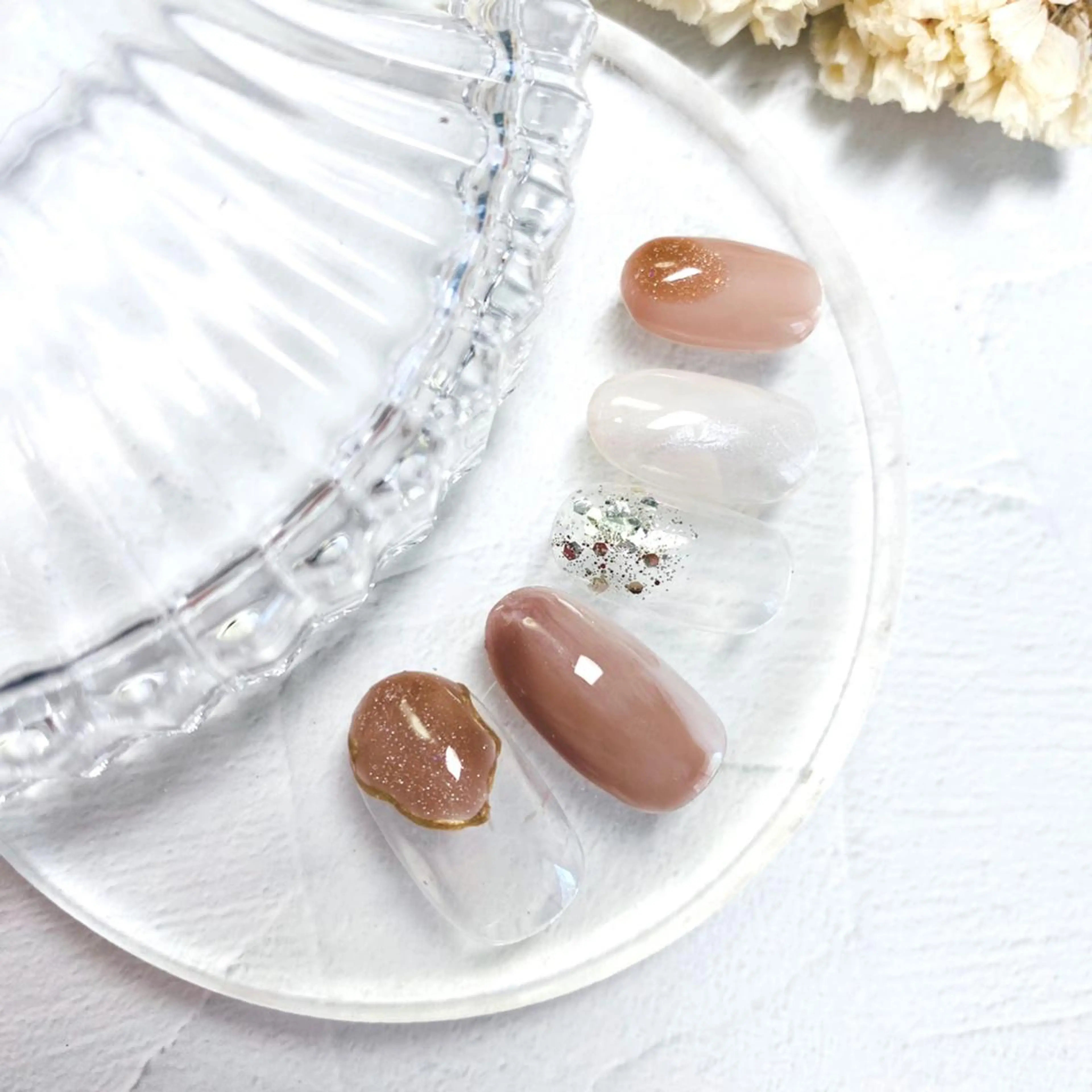 ネイル マグネットネイル ニュアンスネイル ハンドネイル ハンドケア 【育児休暇中】今中 沙季のネイルデザイン