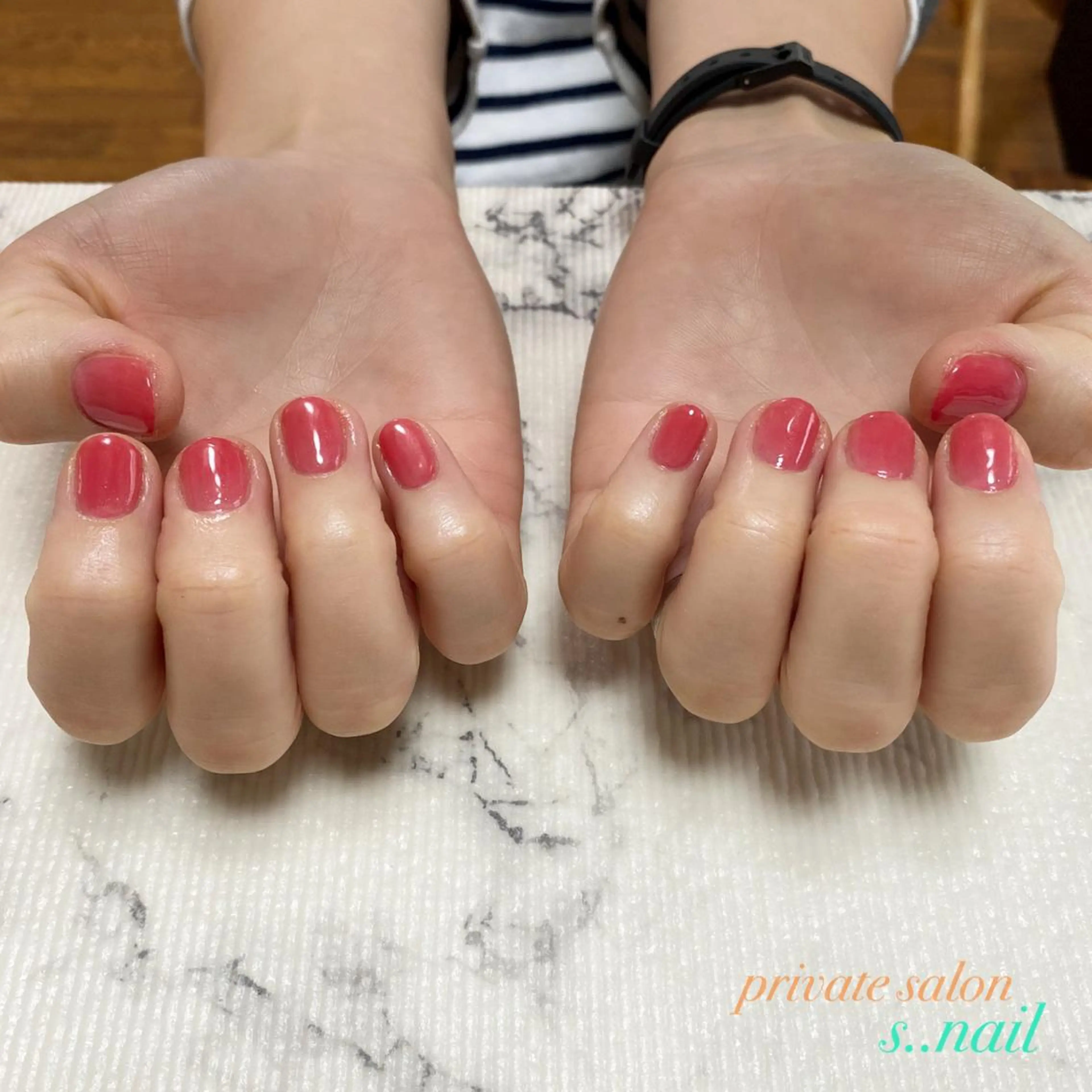 ネイル ピンク 赤色 ハンドネイル フットネイル s..nail / MORITAのネイルデザイン