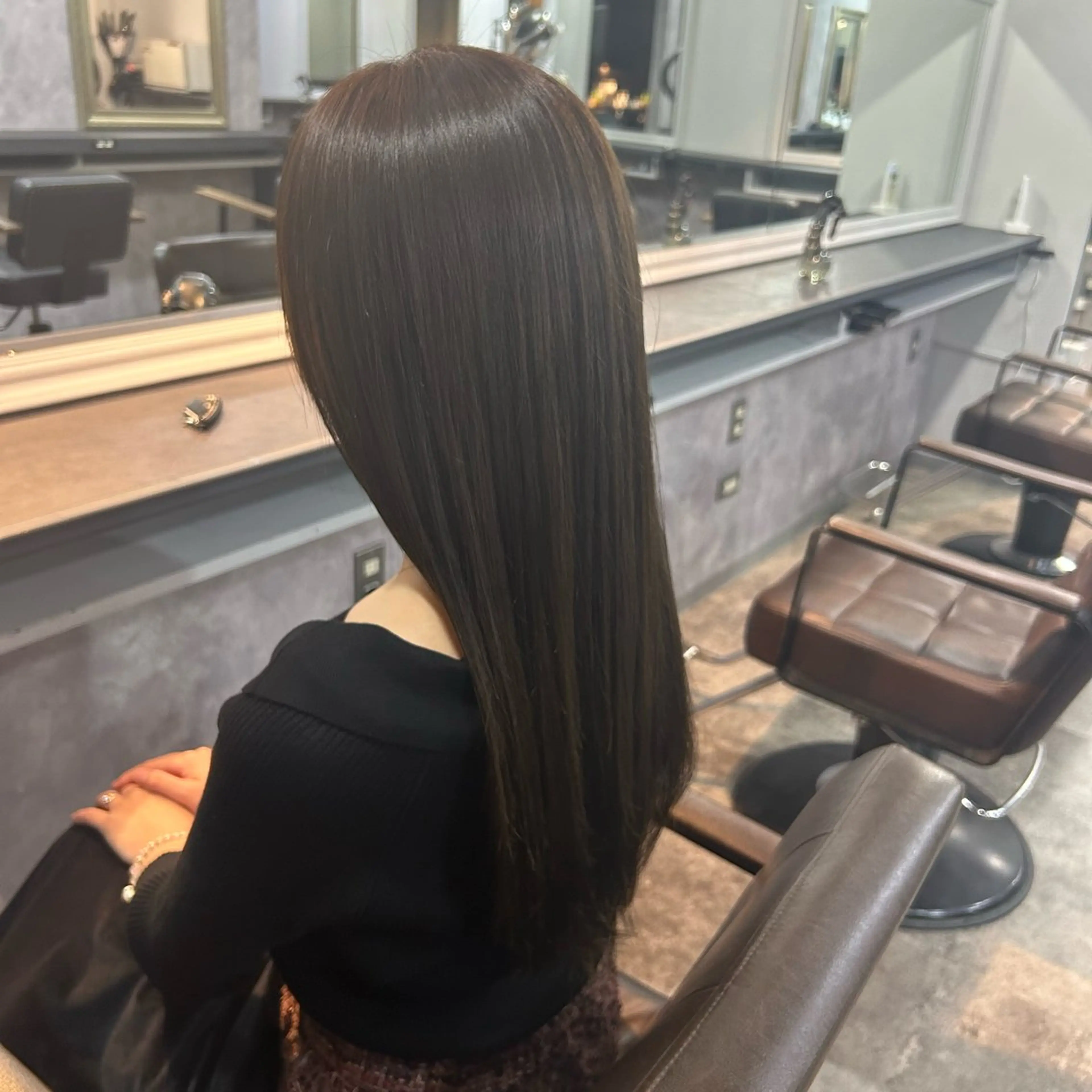 ロング 大塚 美緒のヘアスタイル