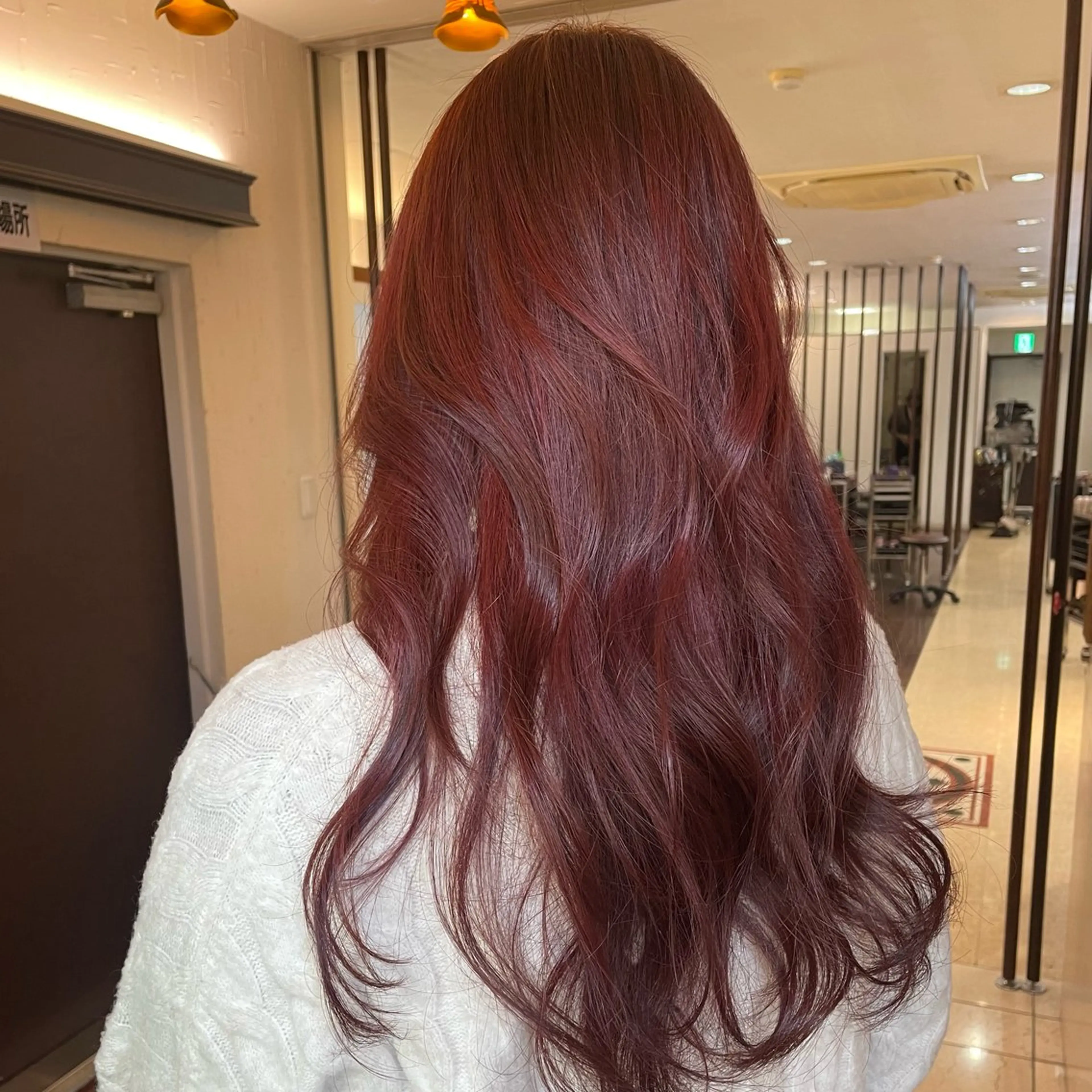 ロング カラー ブリーチ ケアカラー ブリーチなしカラー レッドカラー 髪質改善 ショートモデル募集 エクステ専門店まりこのその他イメージ