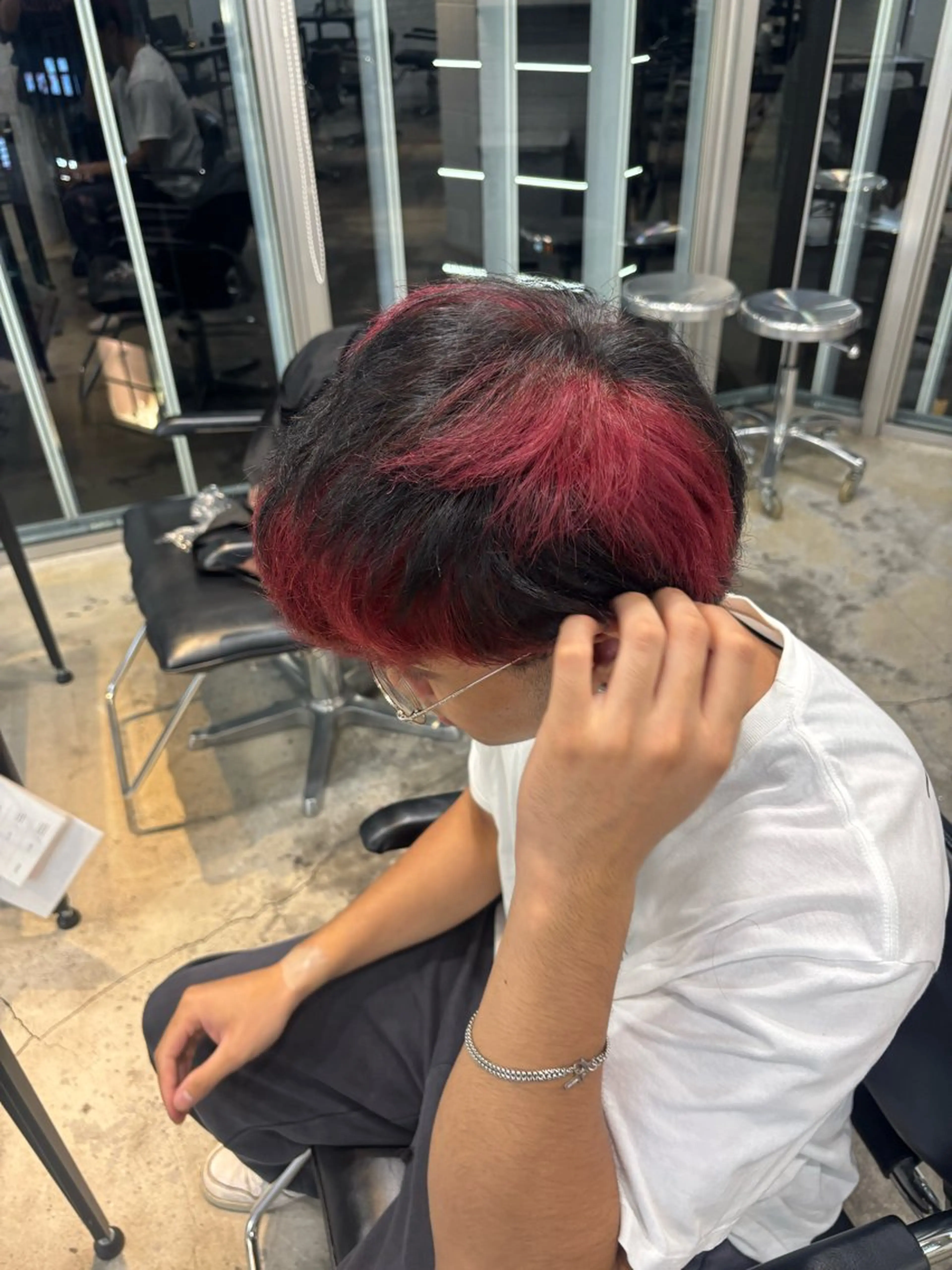 カラー メンズ レッドカラー カット ヘアカラー レイヤー sala 推しカラー職人🎀のヘアスタイル