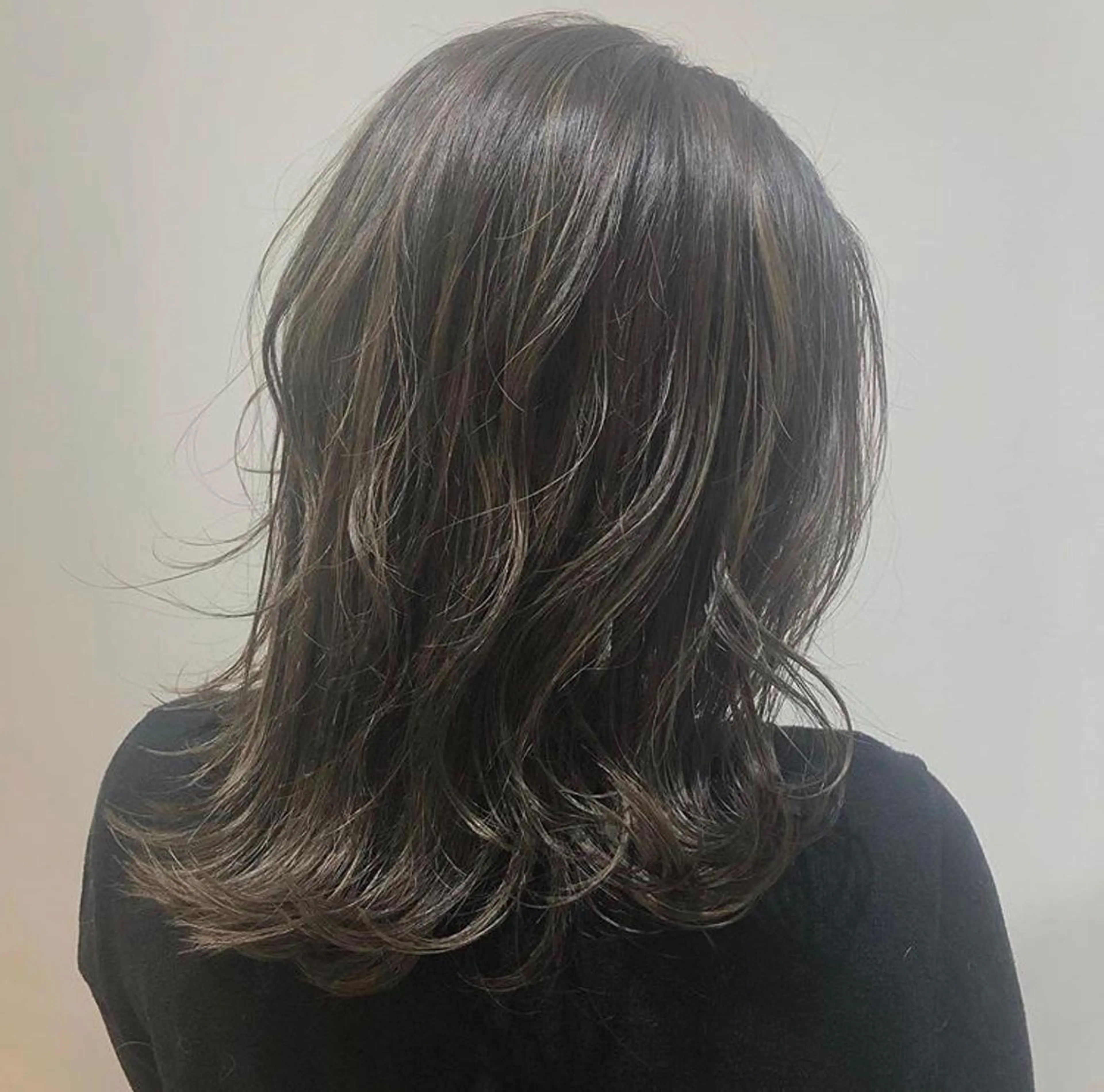 ミディアム カラー グレージュ ハイライトカラー ハイライト Jewel  Box東梅田所属・髪質改善サロン 梅田/ヨナミネのヘアスタイル